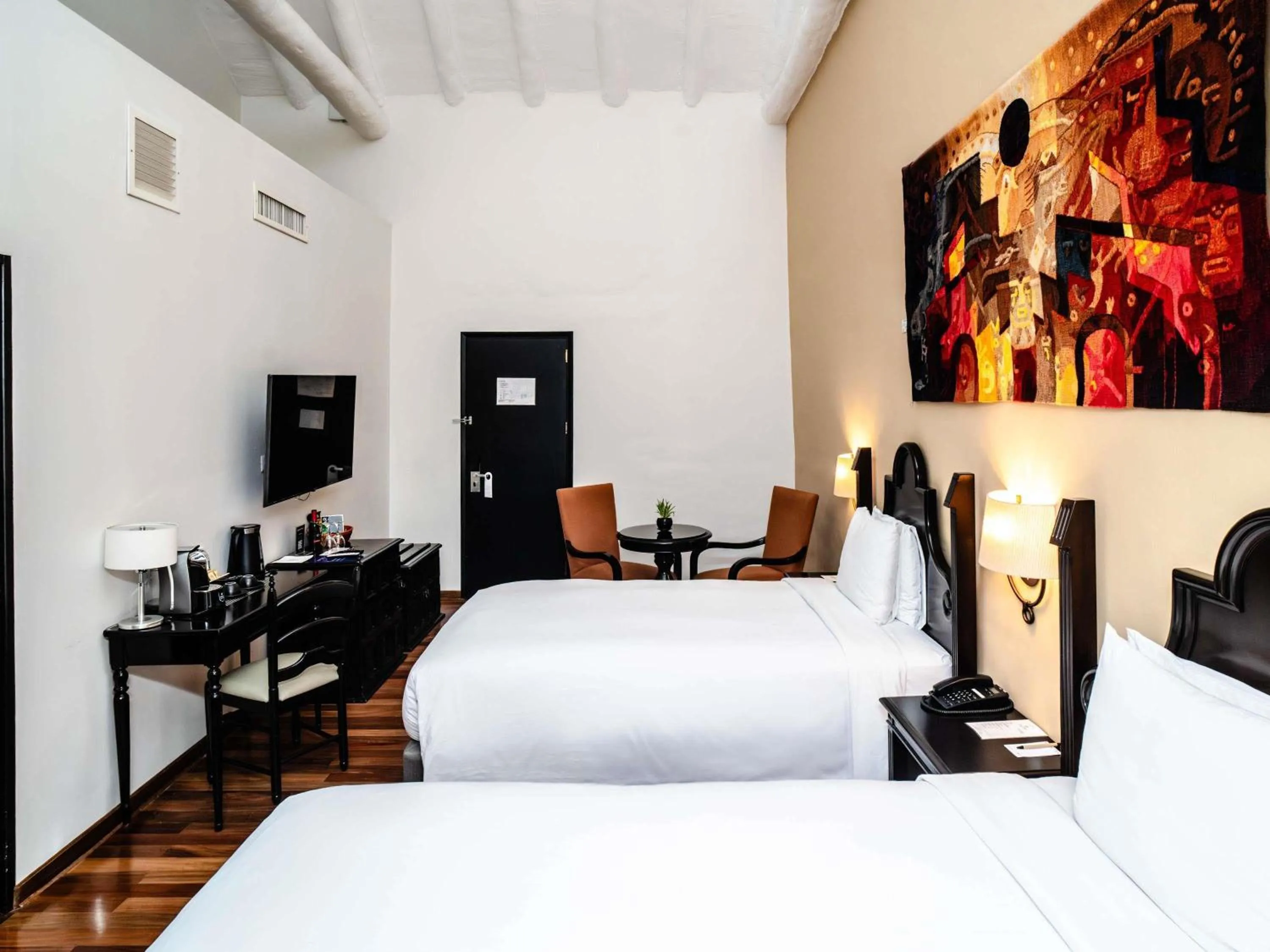 Bedroom, Bed in Novotel Cusco