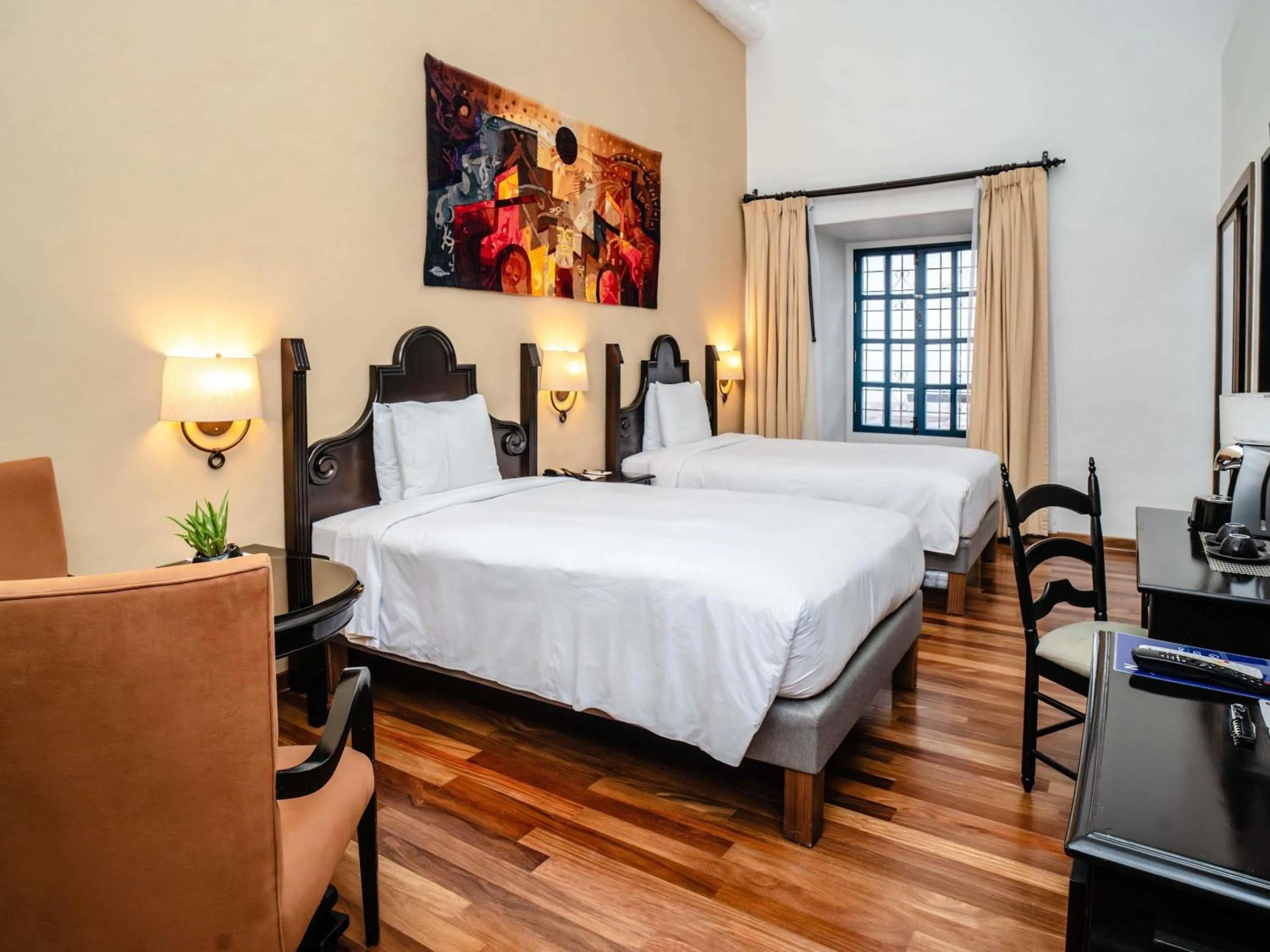 Bedroom, Bed in Novotel Cusco