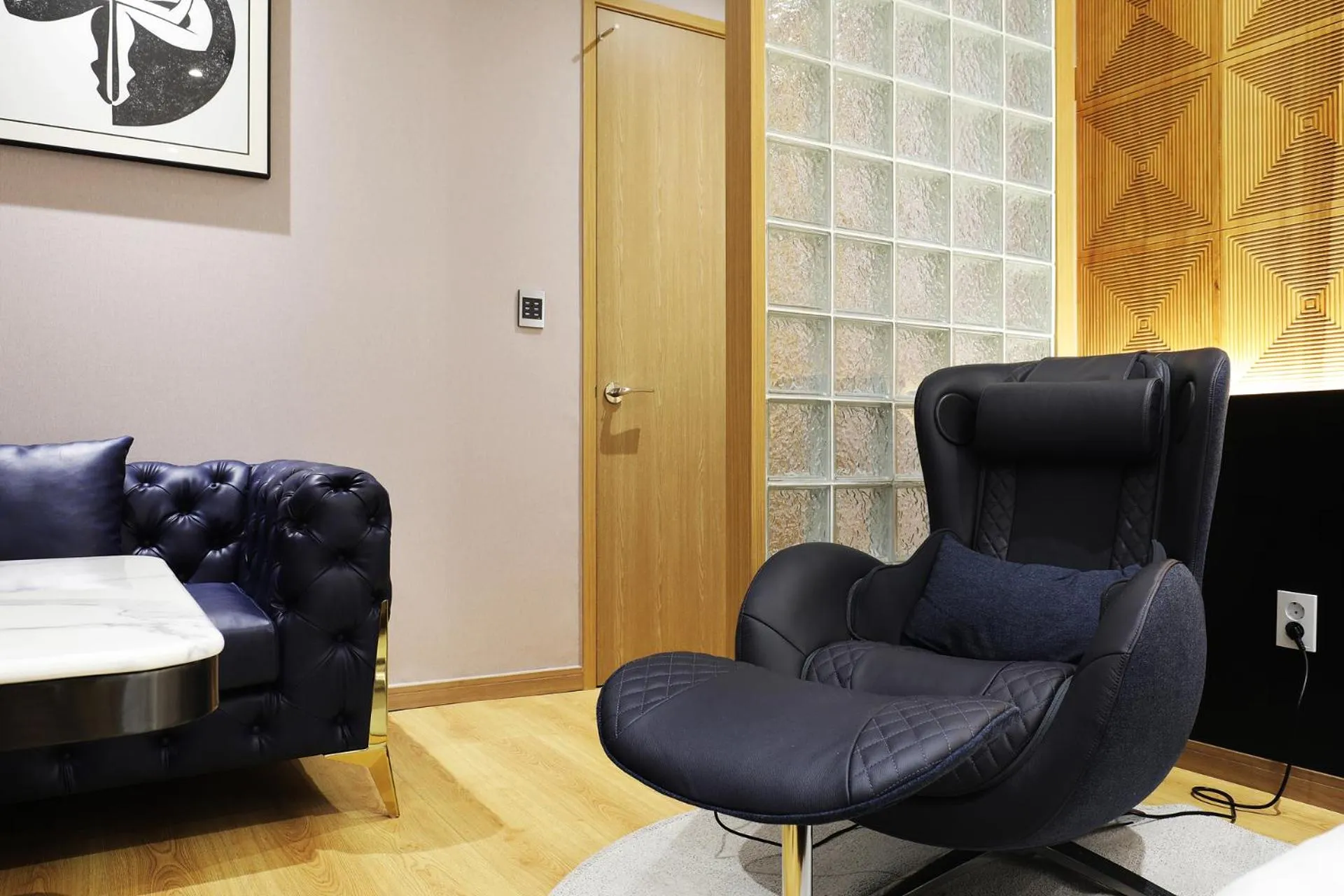 Seating area in Gaeul Hotel