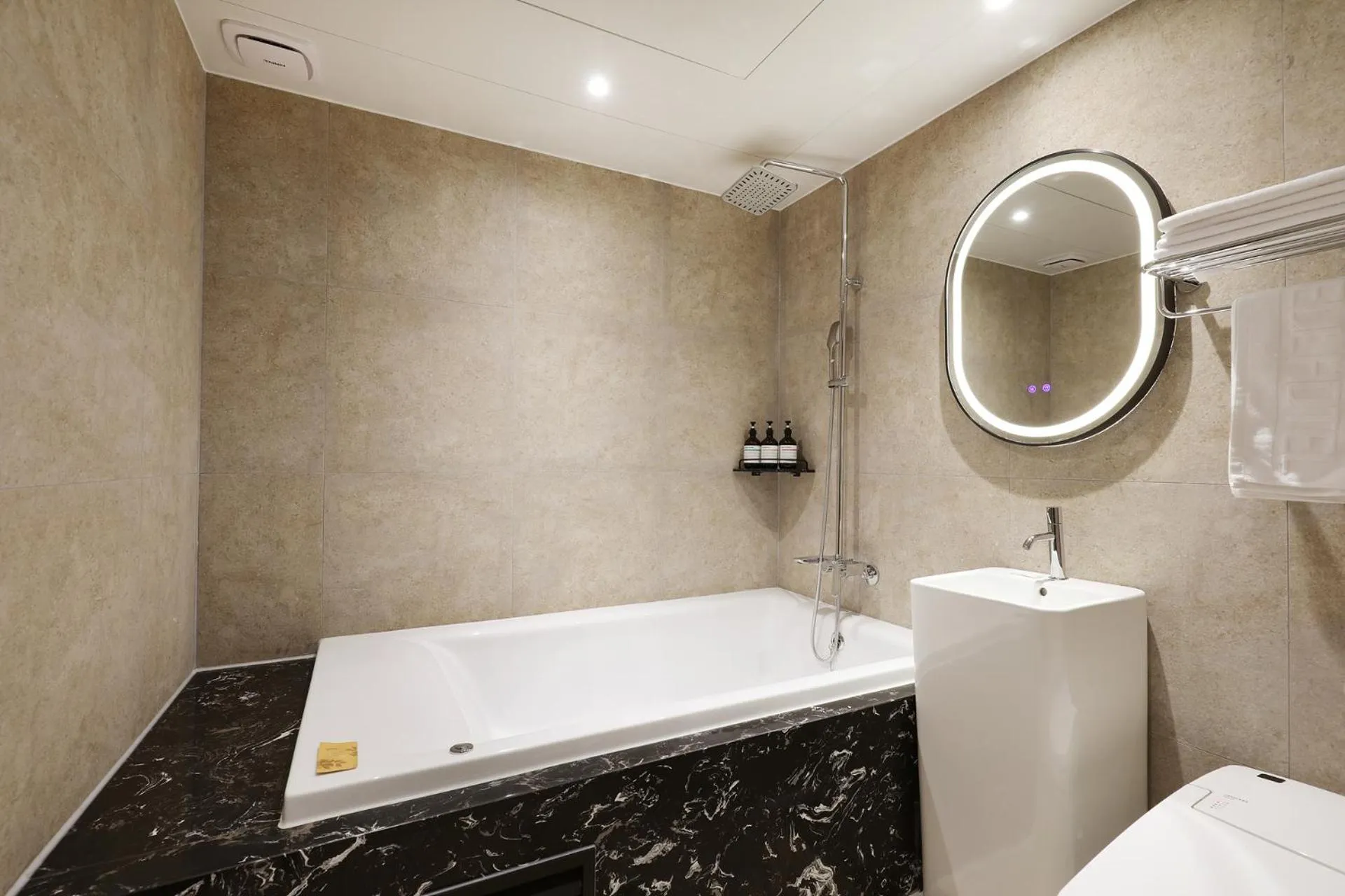 Shower in Gaeul Hotel