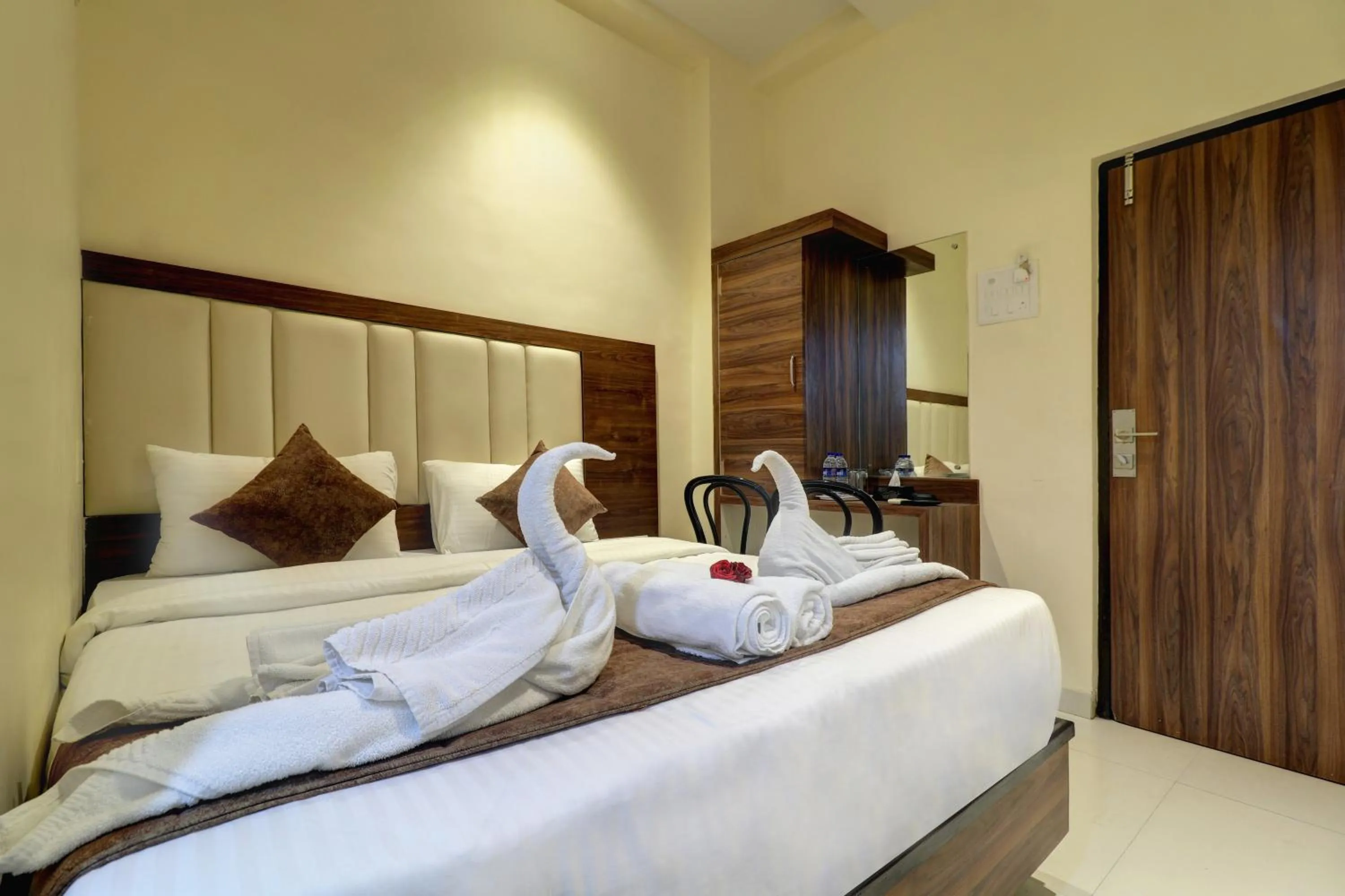 Bedroom, Bed in New Parimeet Residency