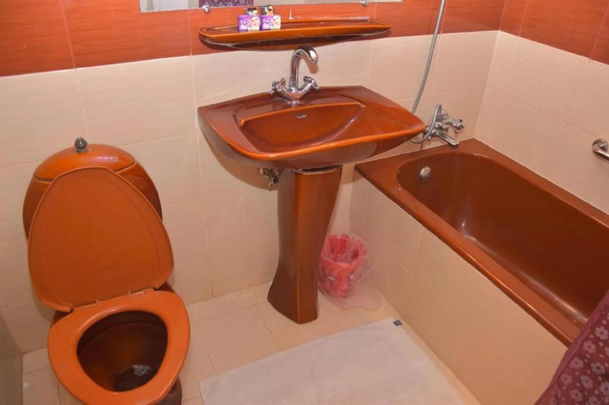 Shower in Faran Hotel