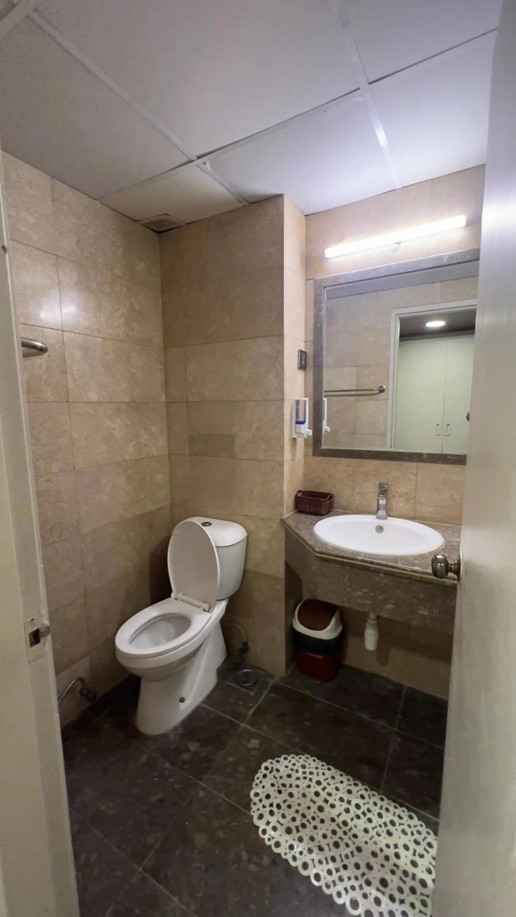 Shower in Faran Hotel