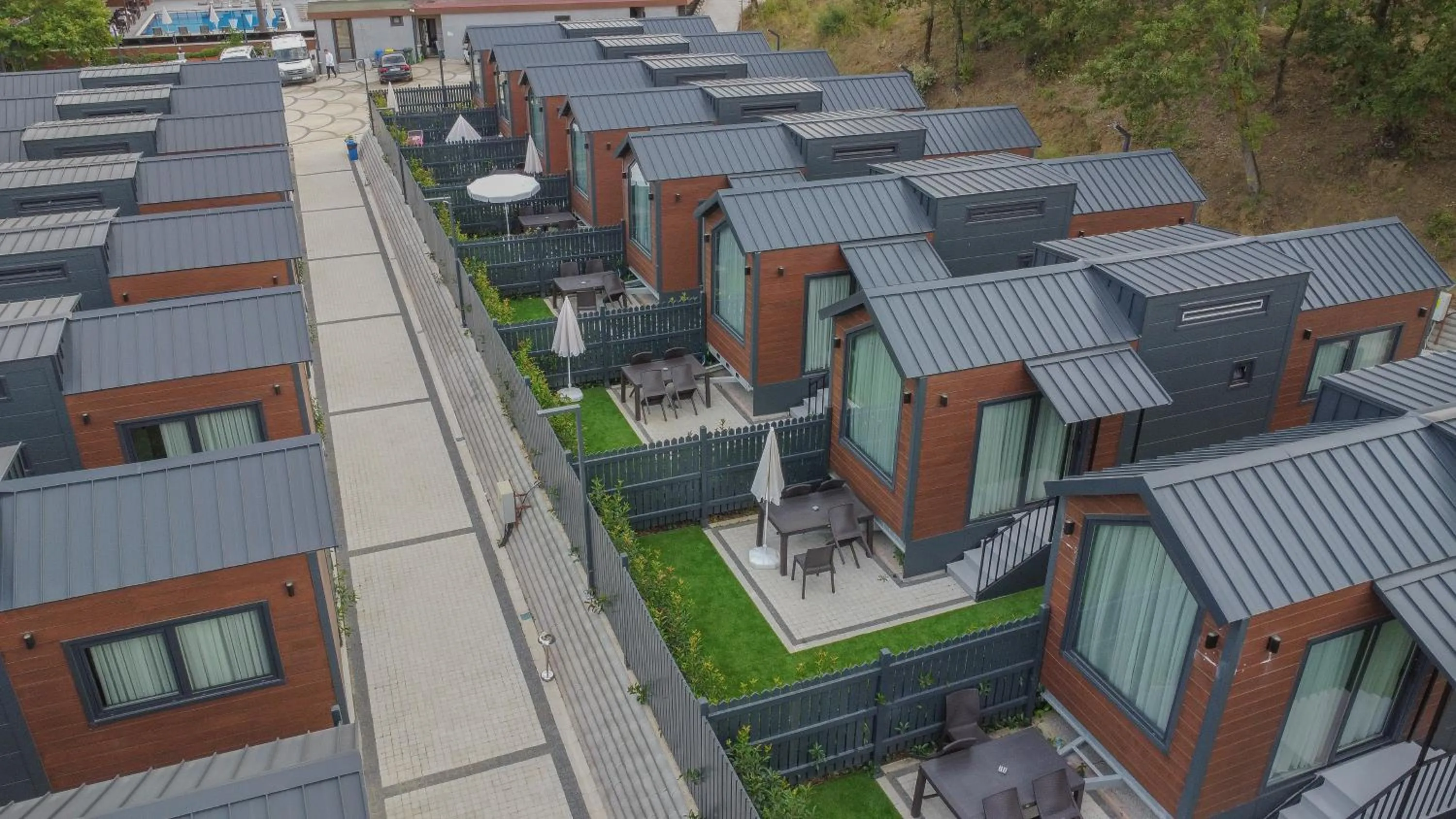 Property building in Baronet Kamping