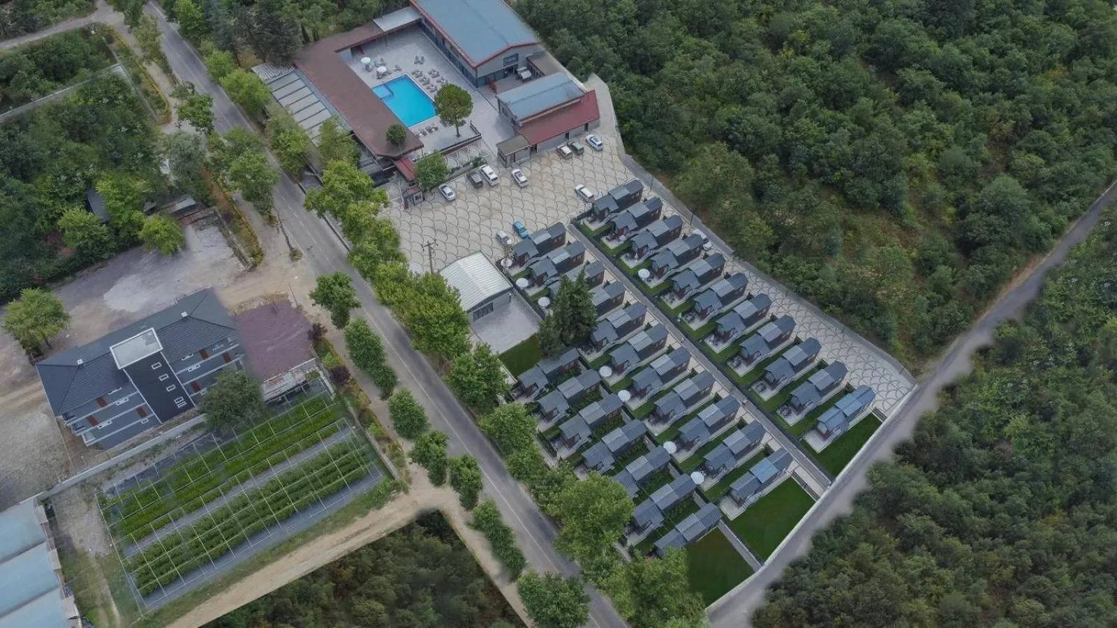 Property building in Baronet Kamping