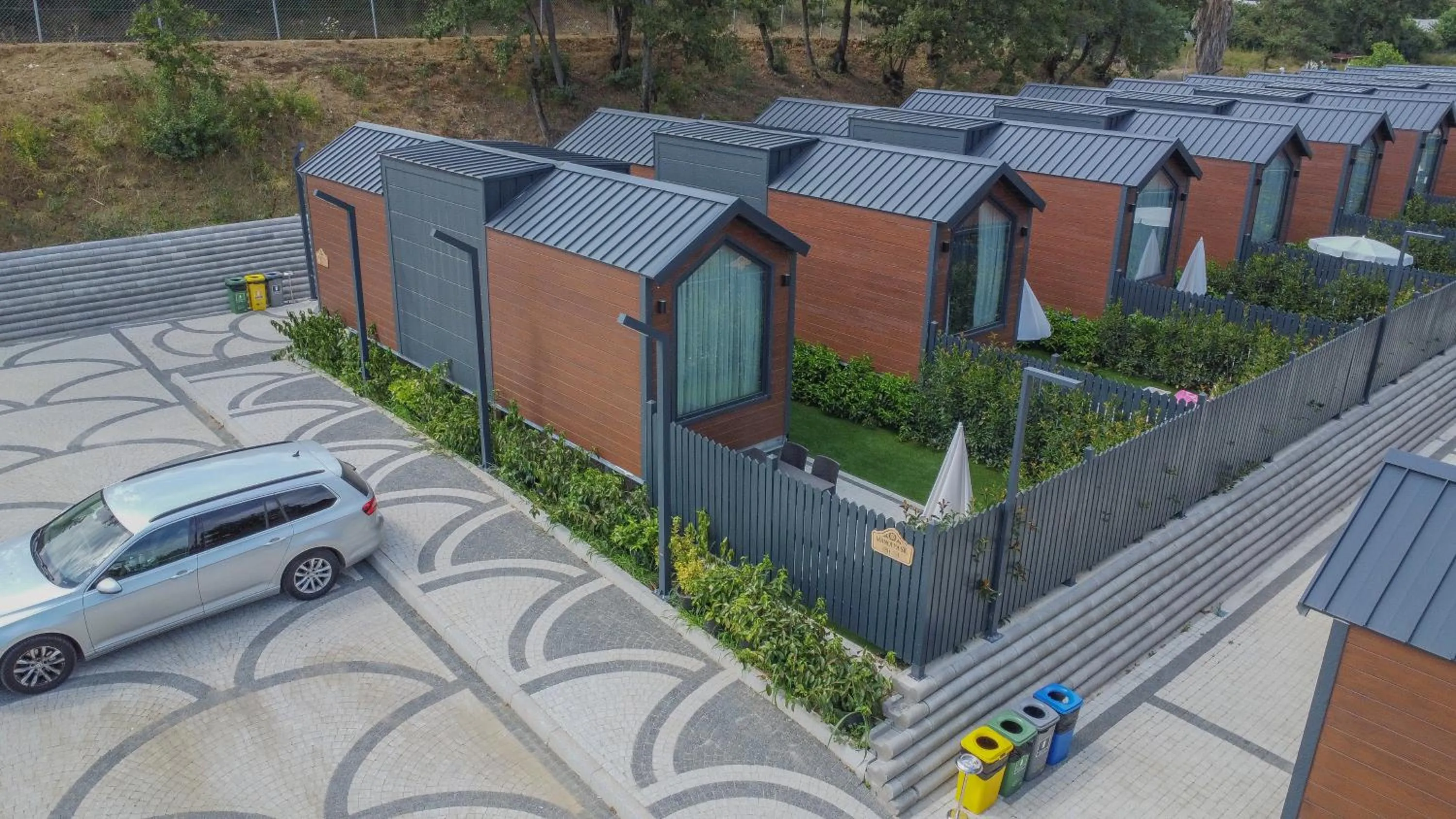 Property building in Baronet Kamping