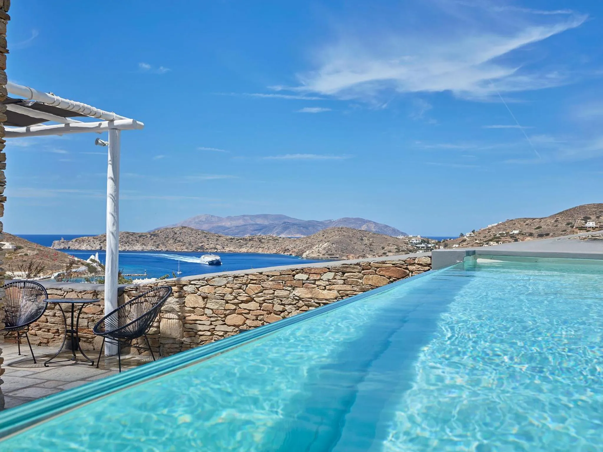 Swimming pool in Liostasi