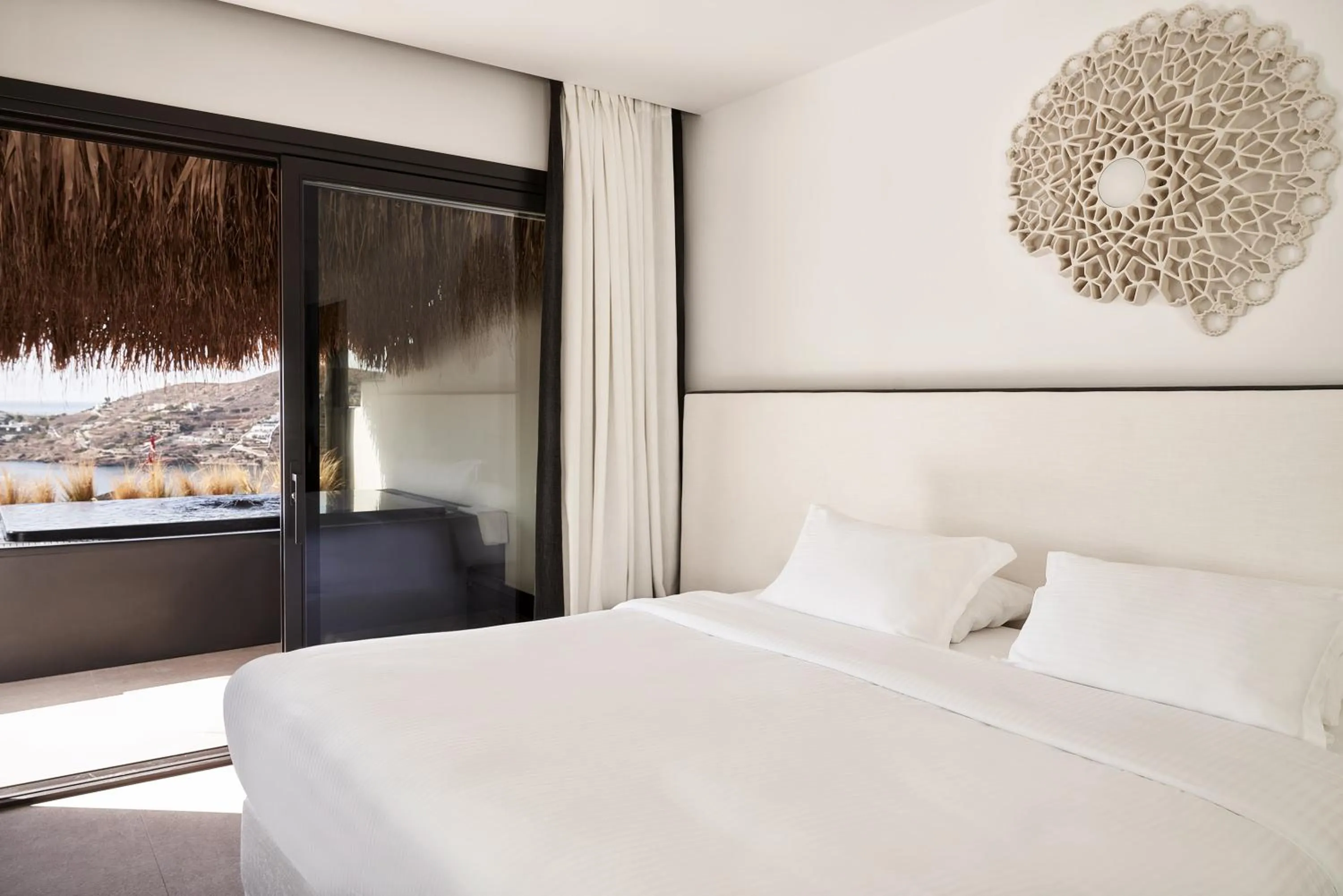 Bedroom, Bed in Liostasi