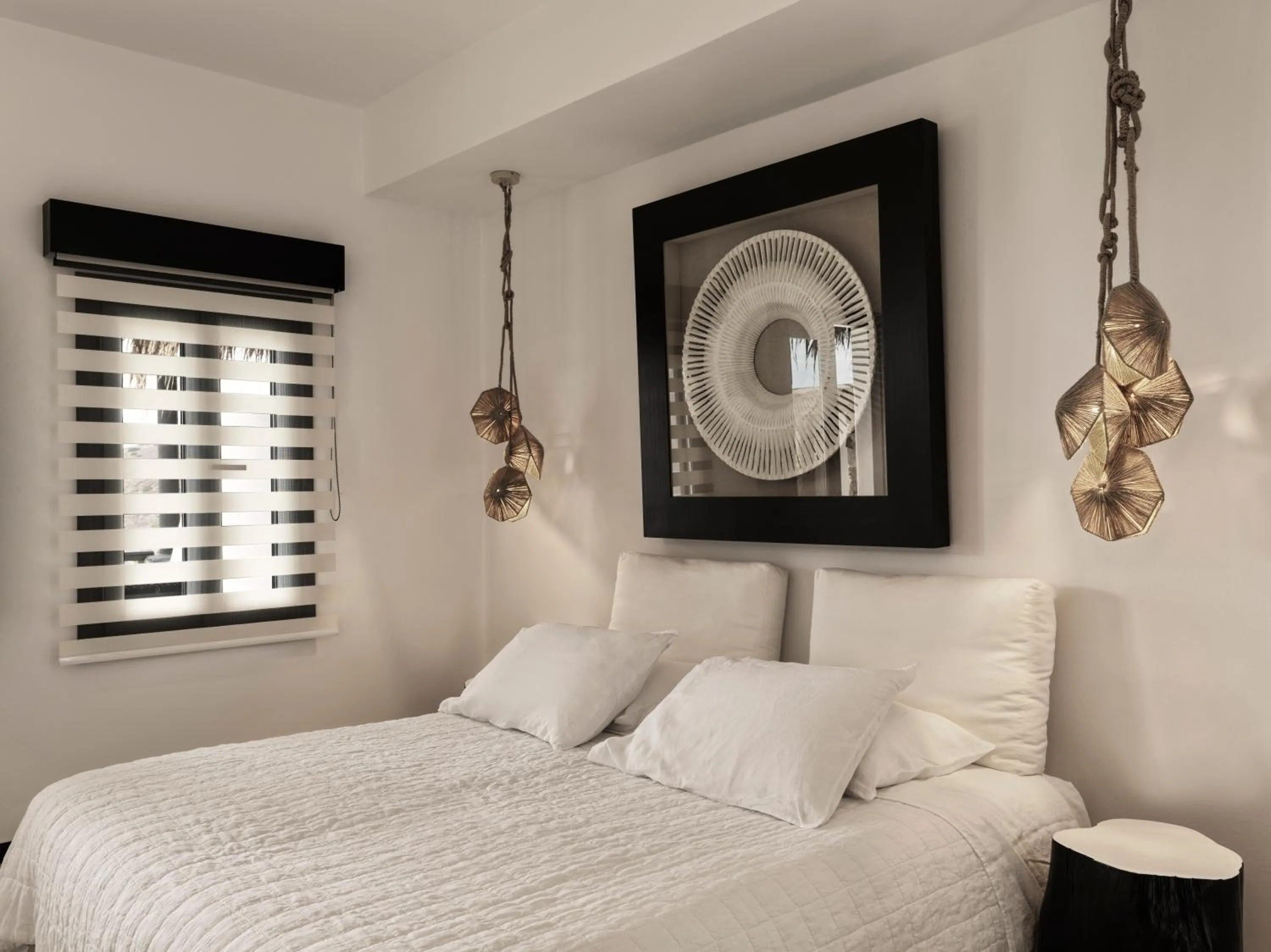 Bedroom, Bed in Liostasi