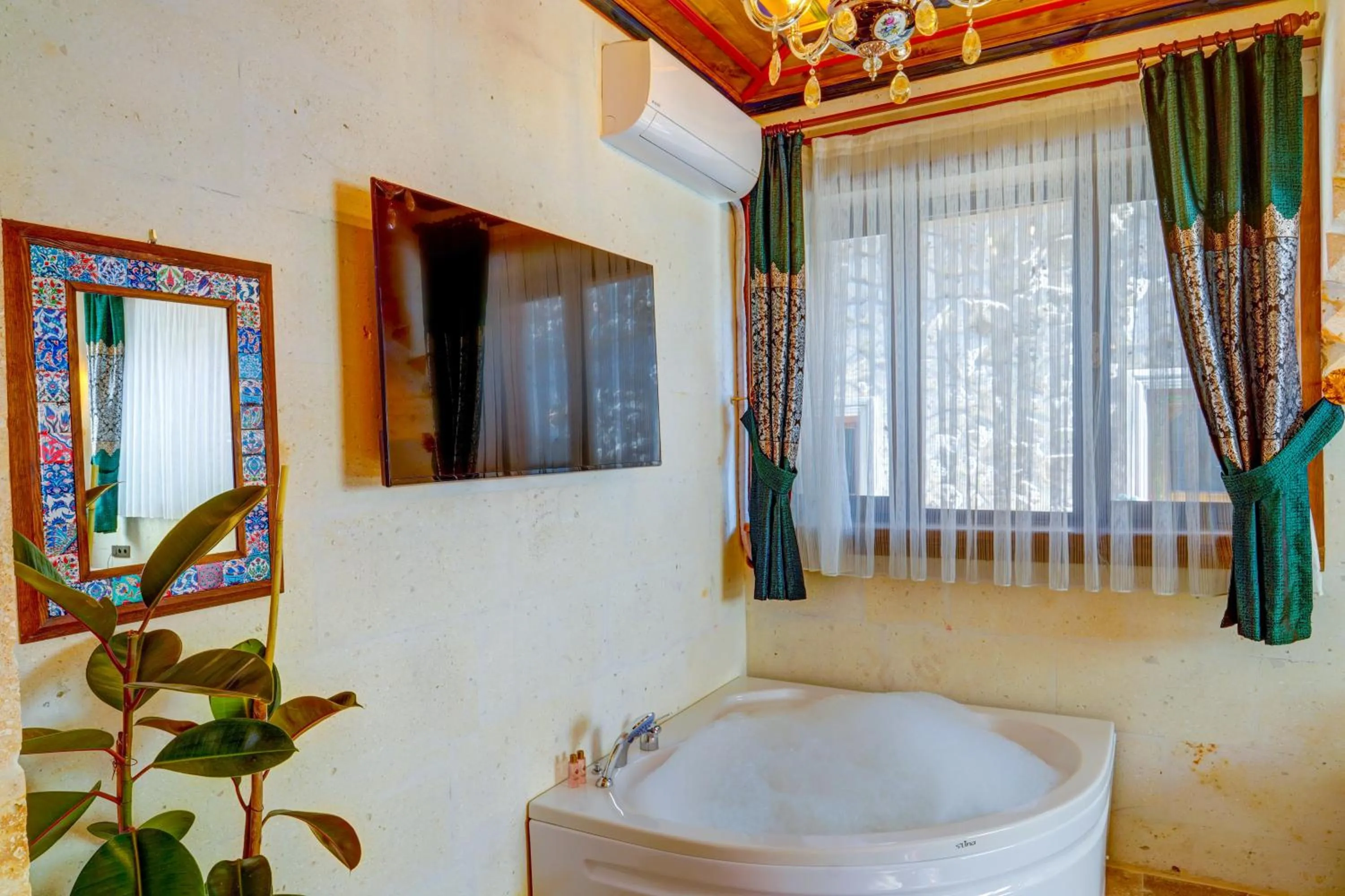 Hot Tub in Marbay Cave Cappadocia