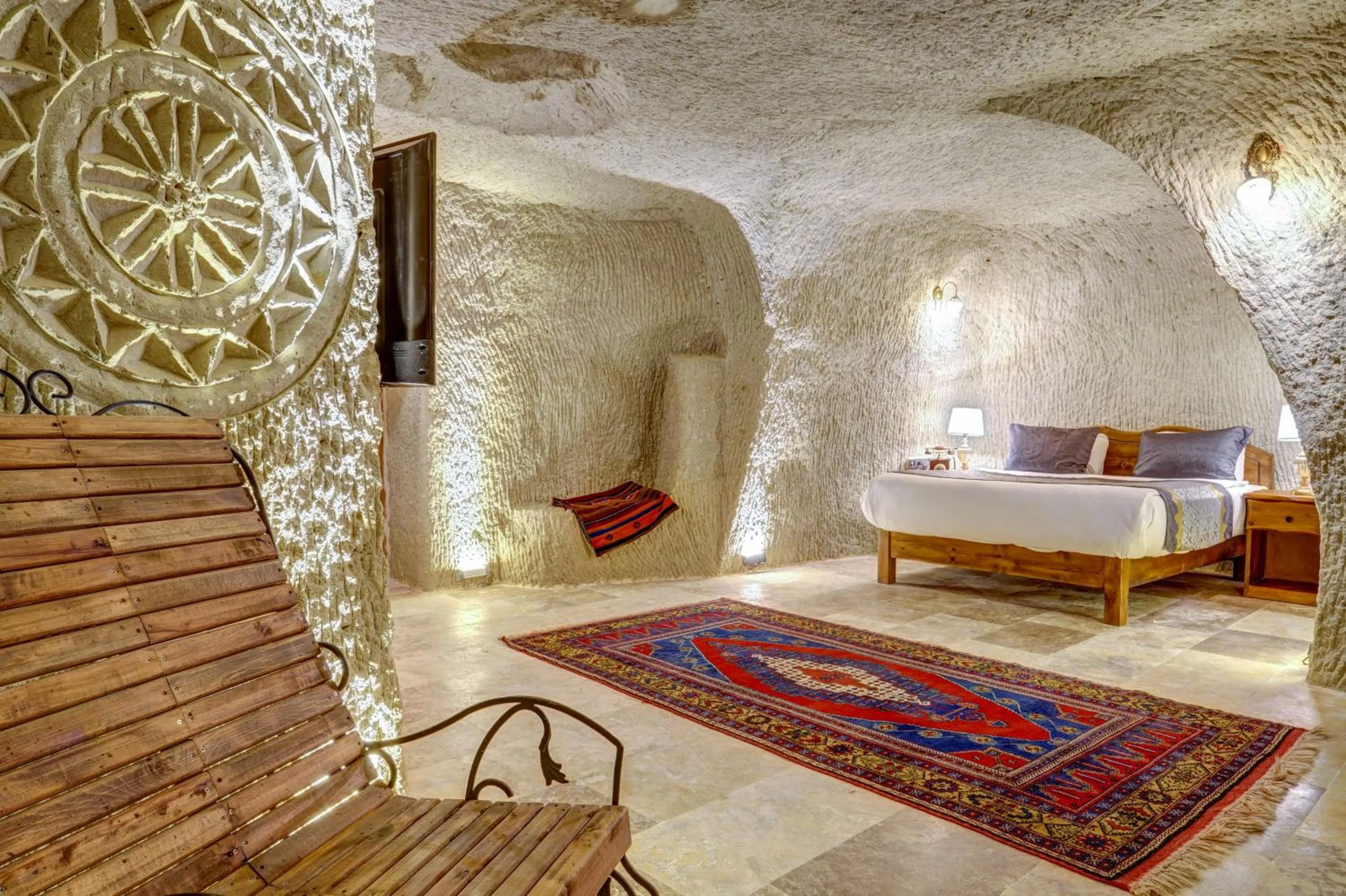 Photo of the whole room, Bed in Marbay Cave Cappadocia