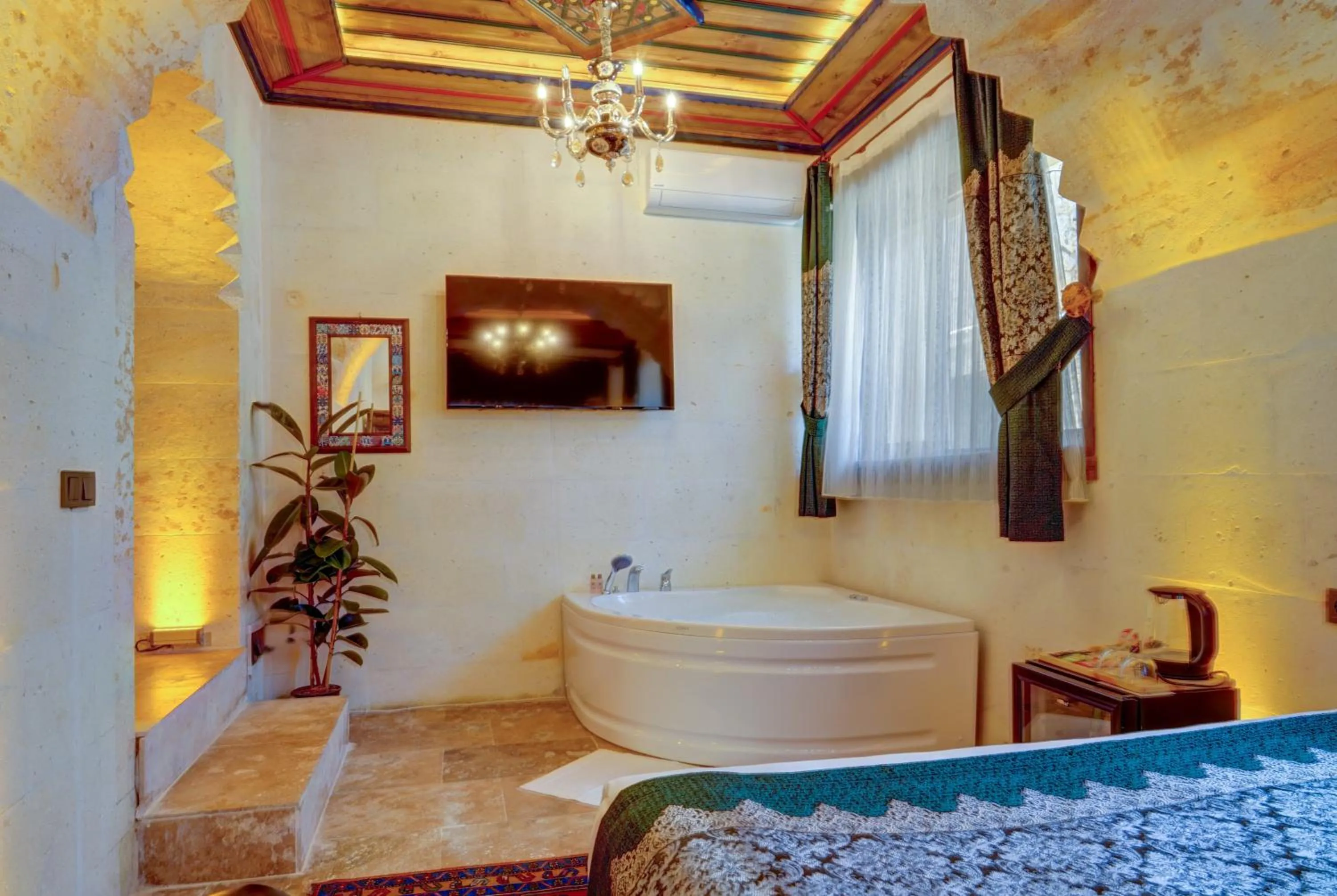 Hot Tub, Bed in Marbay Cave Cappadocia