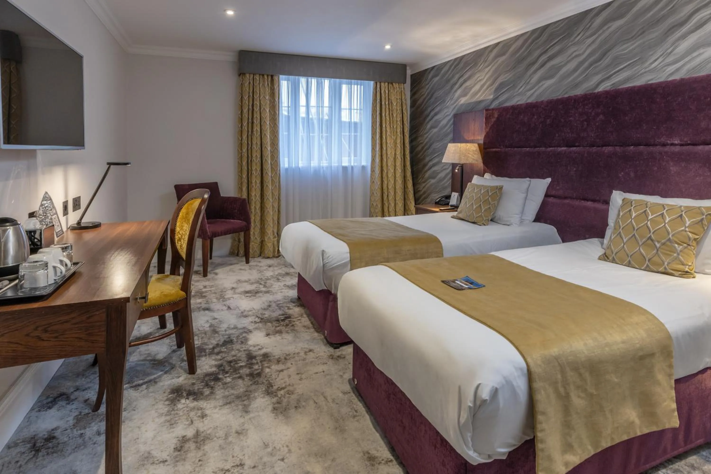 Bed in Best Western Abbots Barton Hotel