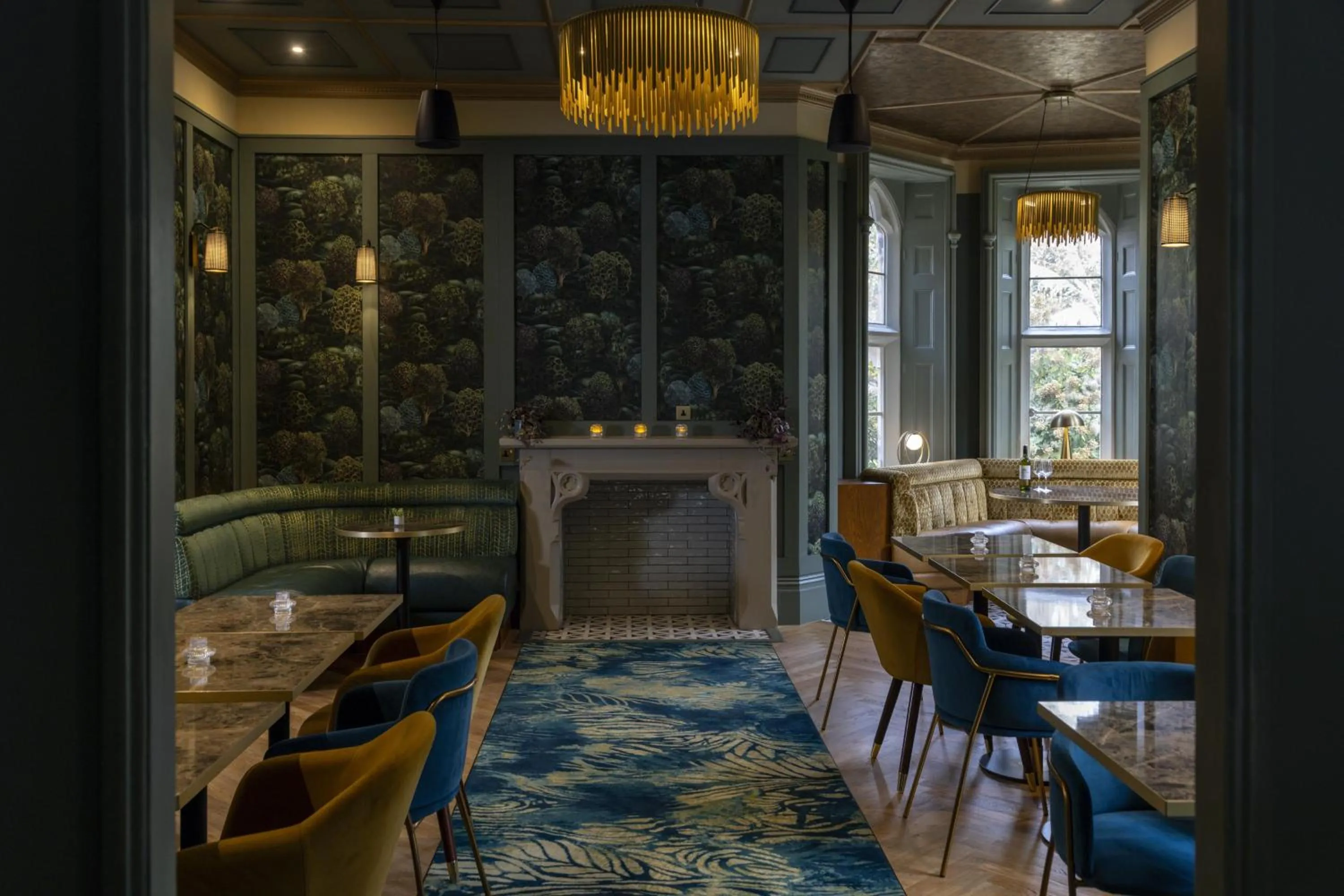 Lounge or bar in Best Western Abbots Barton Hotel