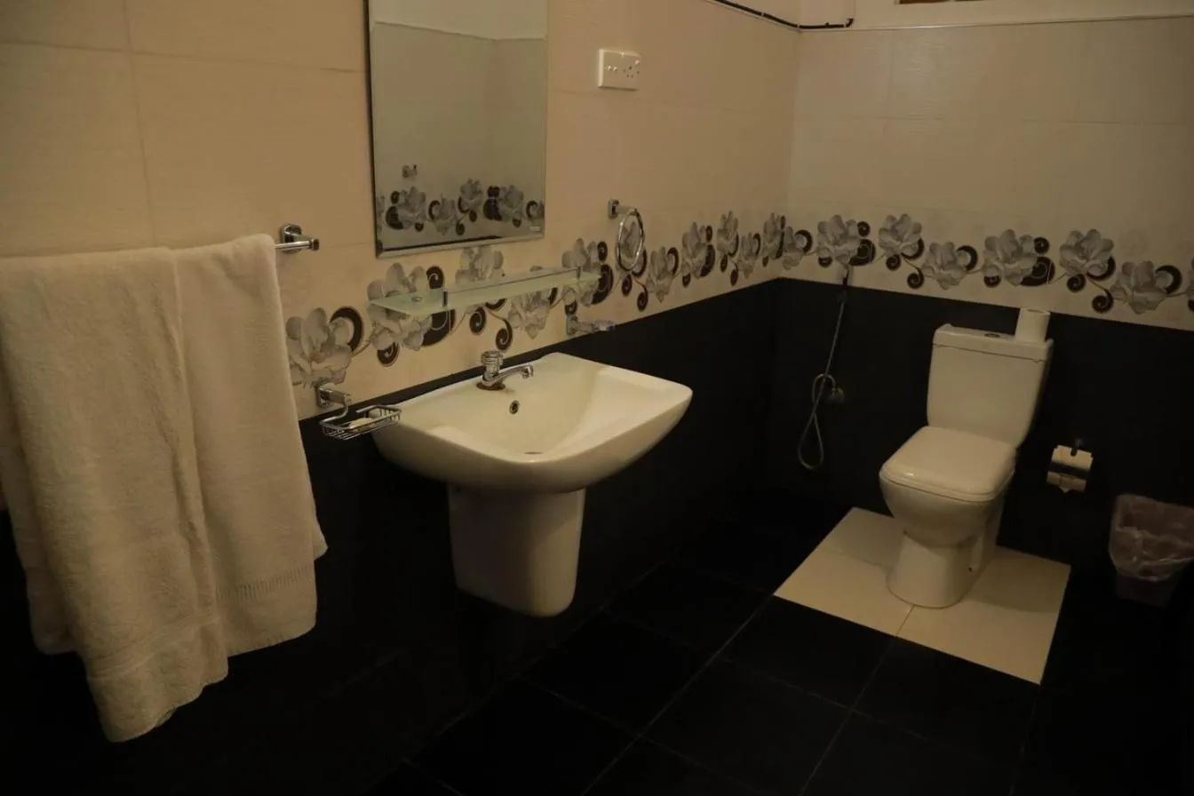 Bathroom in Nilambara Lake View