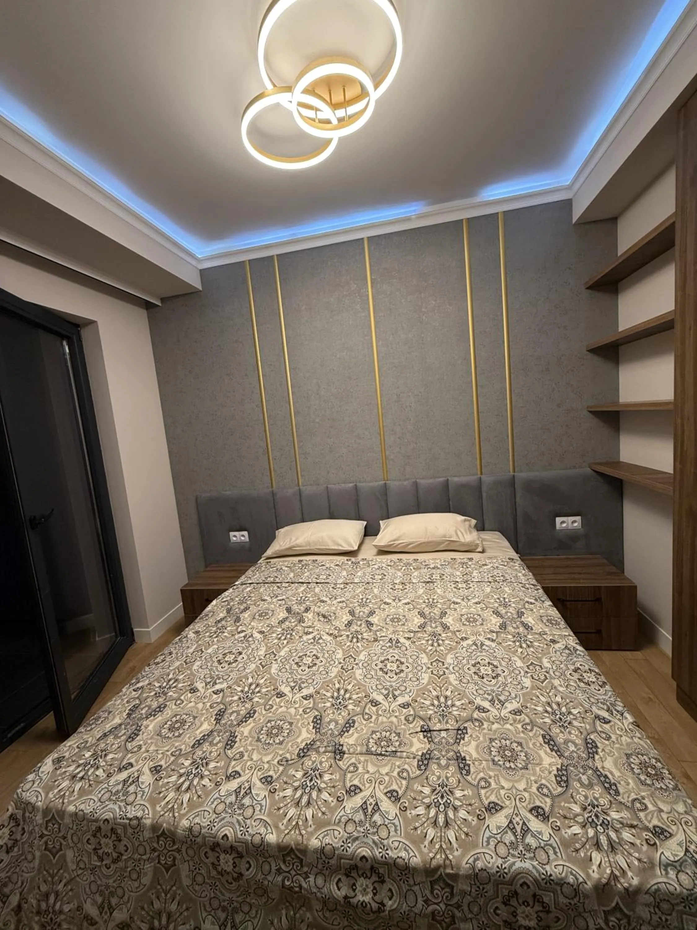 Bed in SoTa Metekhi Hotel