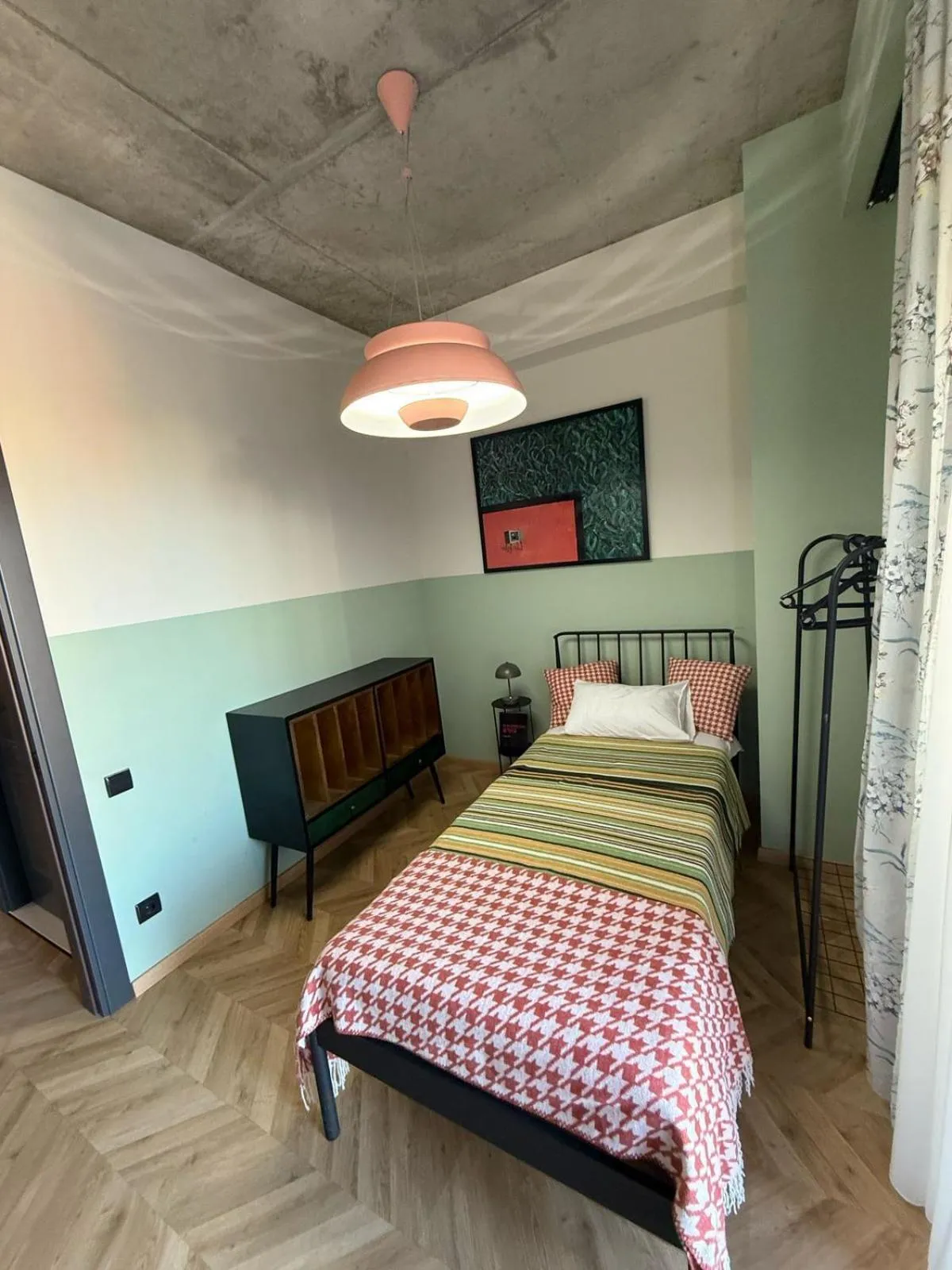 Bed in SoTa Metekhi Hotel