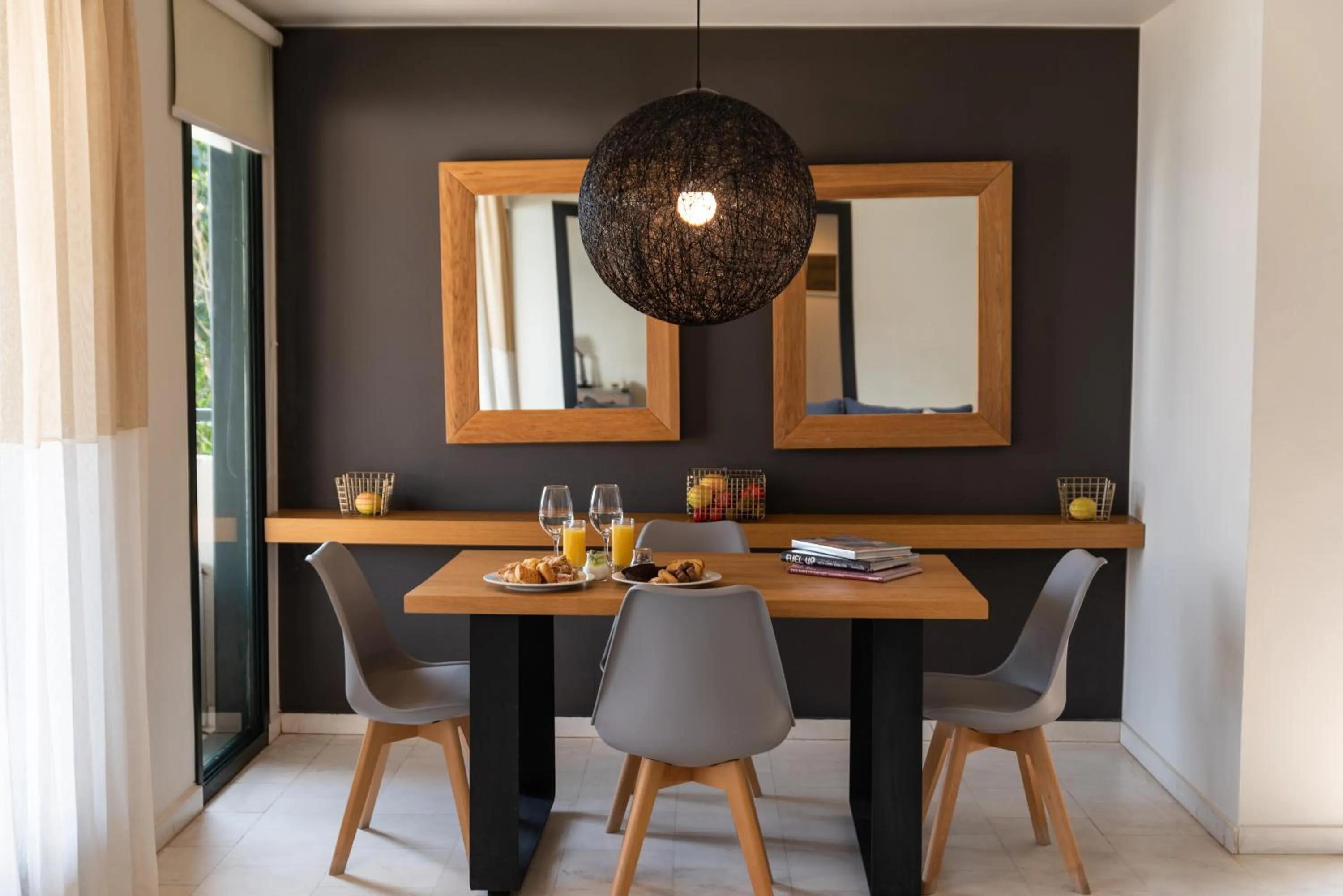 Dining area in Domes Aulus Elounda All-Inclusive Resort, Adults only, Curio by Hilton