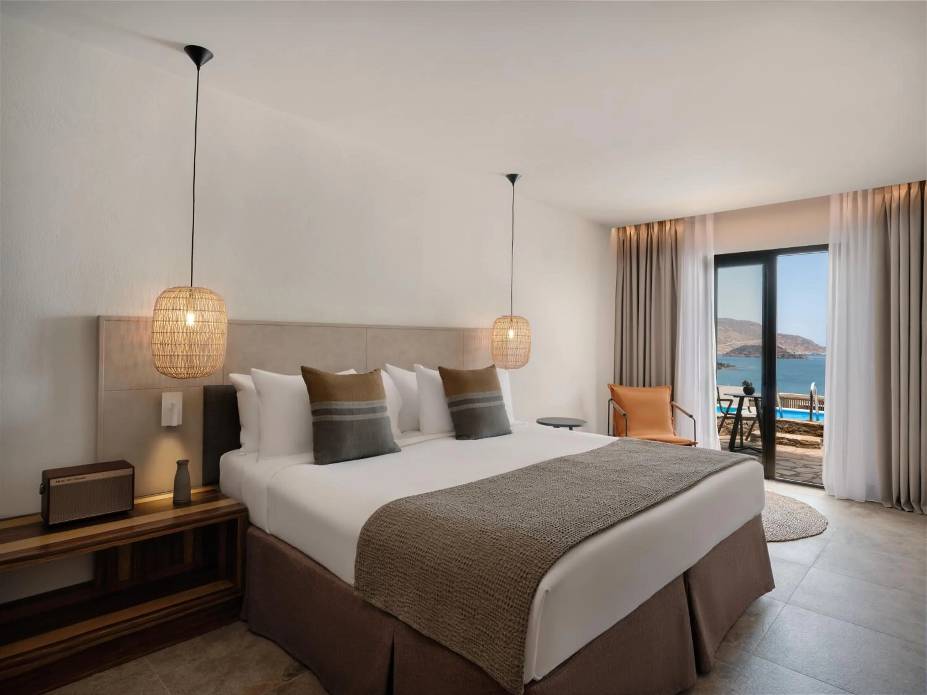 Sea view, Bed in Domes Aulus Elounda All-Inclusive Resort, Adults only, Curio by Hilton