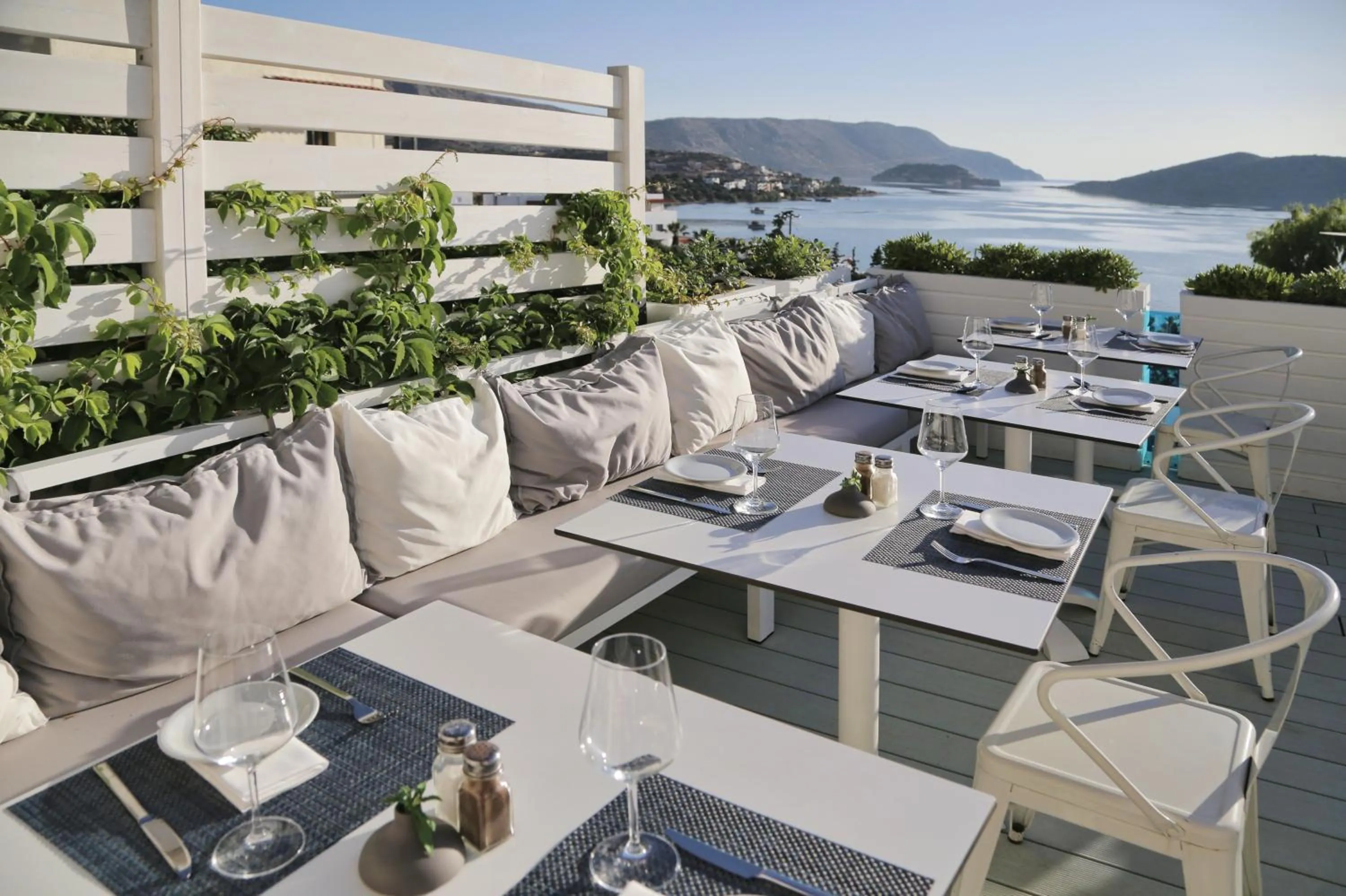 Restaurant/places to eat in Domes Aulus Elounda All-Inclusive Resort, Adults only, Curio by Hilton
