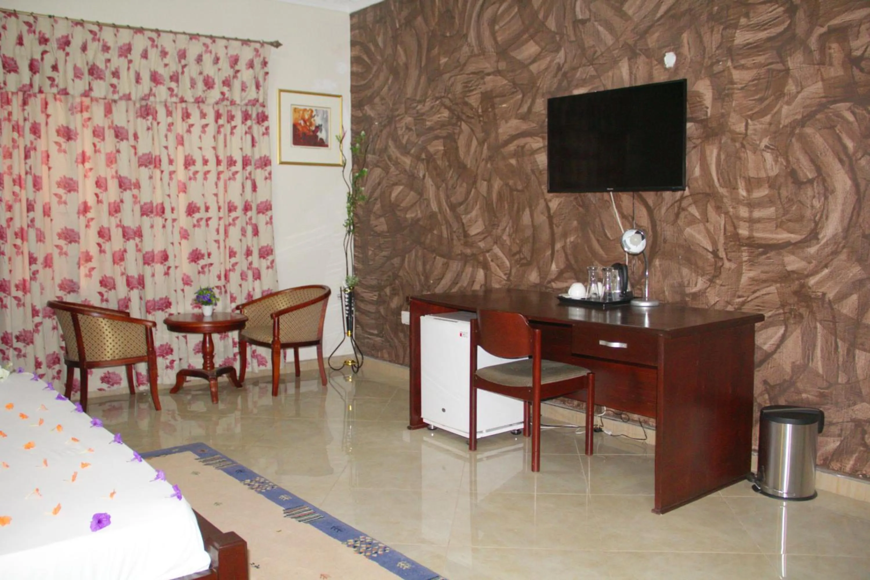 TV and multimedia in Gold Plus Hotel Ghana