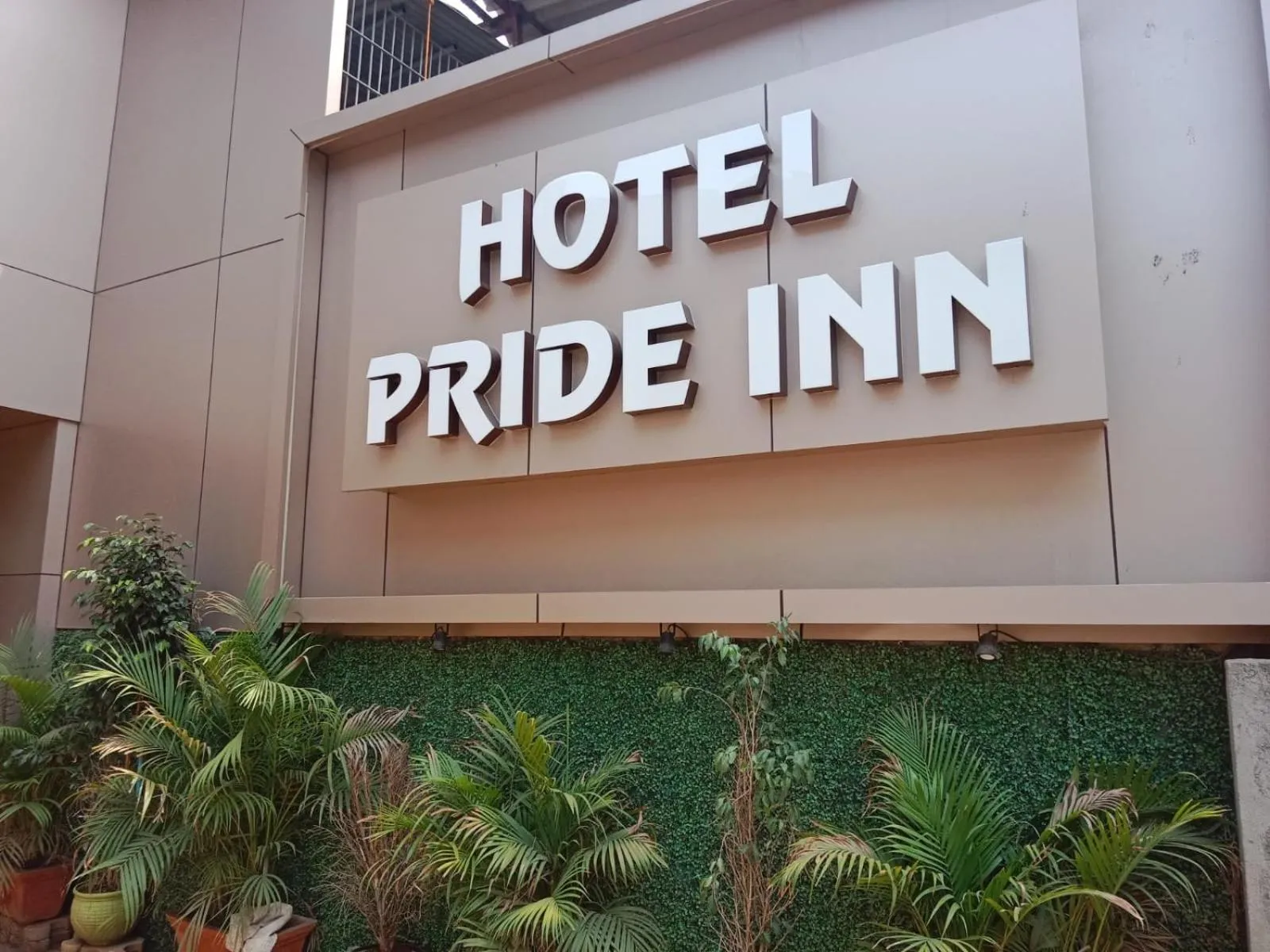 Property building in Hotel Pride Inn