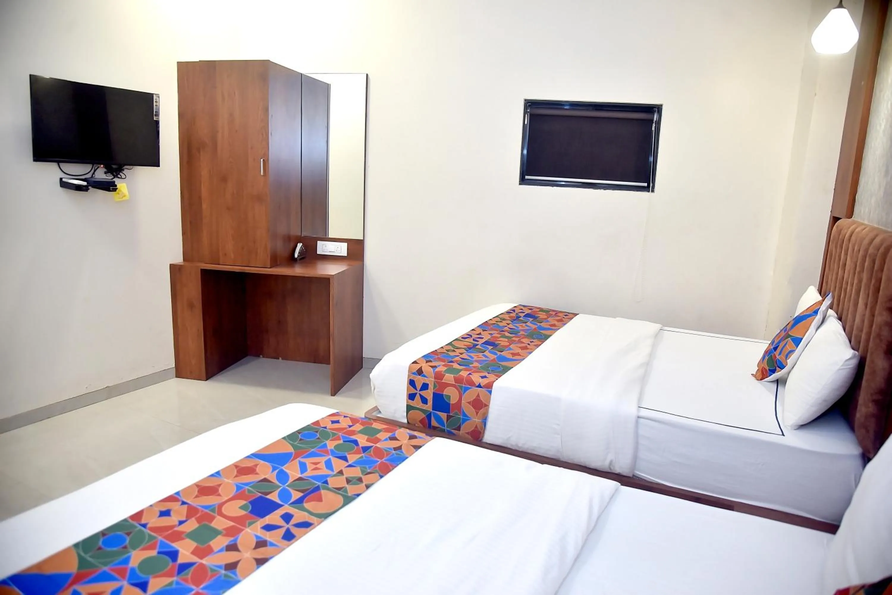 Bedroom, Bed in Hotel Pride Inn