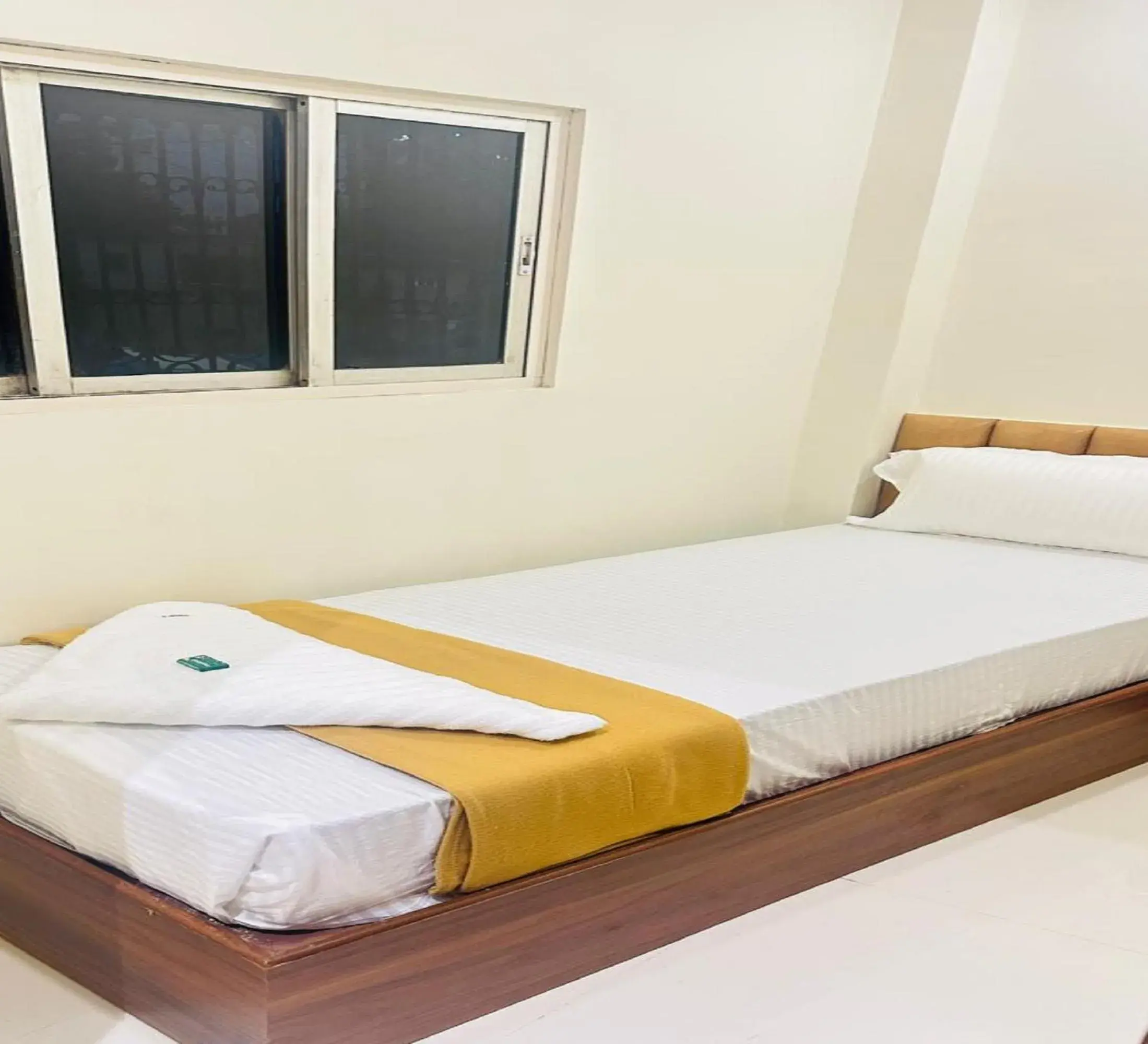 Single Room with Shared Bathroom in Hotel Pride Inn Single Room with Shared Bathroom in Hotel Pride Inn