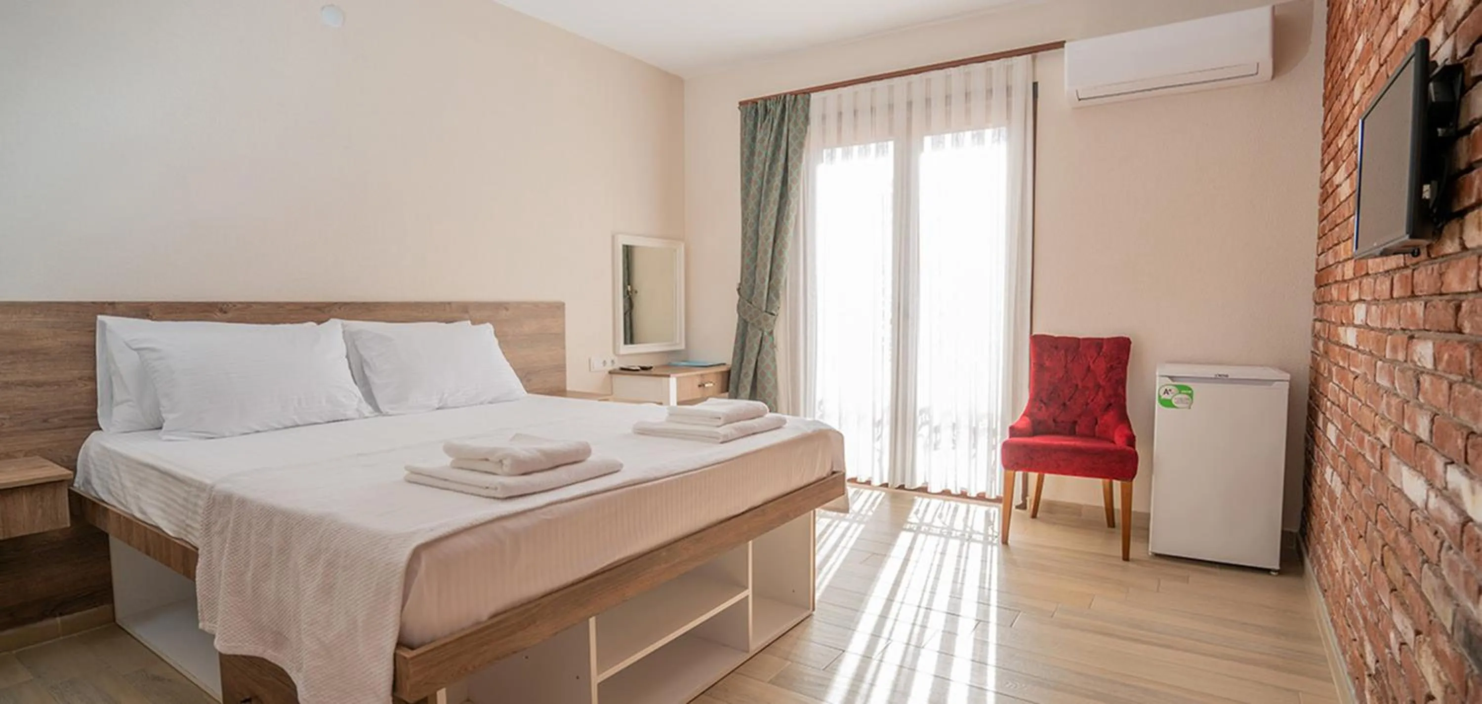 TV and multimedia, Bed in Harakop Otel