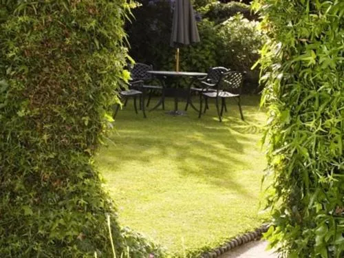 Property building in Canterbury Hotel Cottages and Apartment's