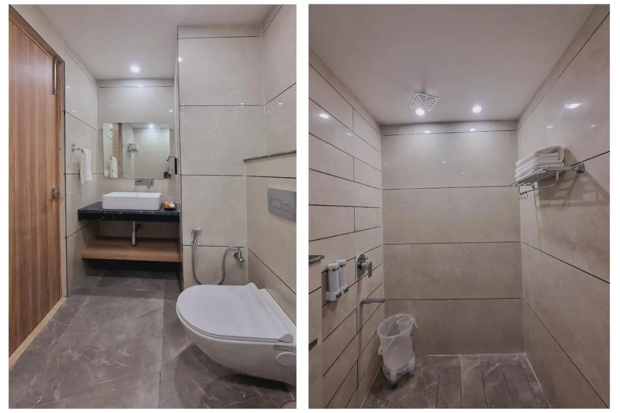 Shower in Hotel Pines & Peaks Dalhousie