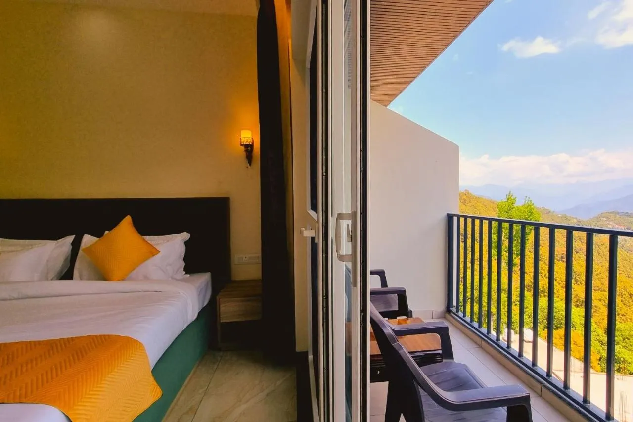 Balcony/Terrace in Hotel Pines & Peaks Dalhousie