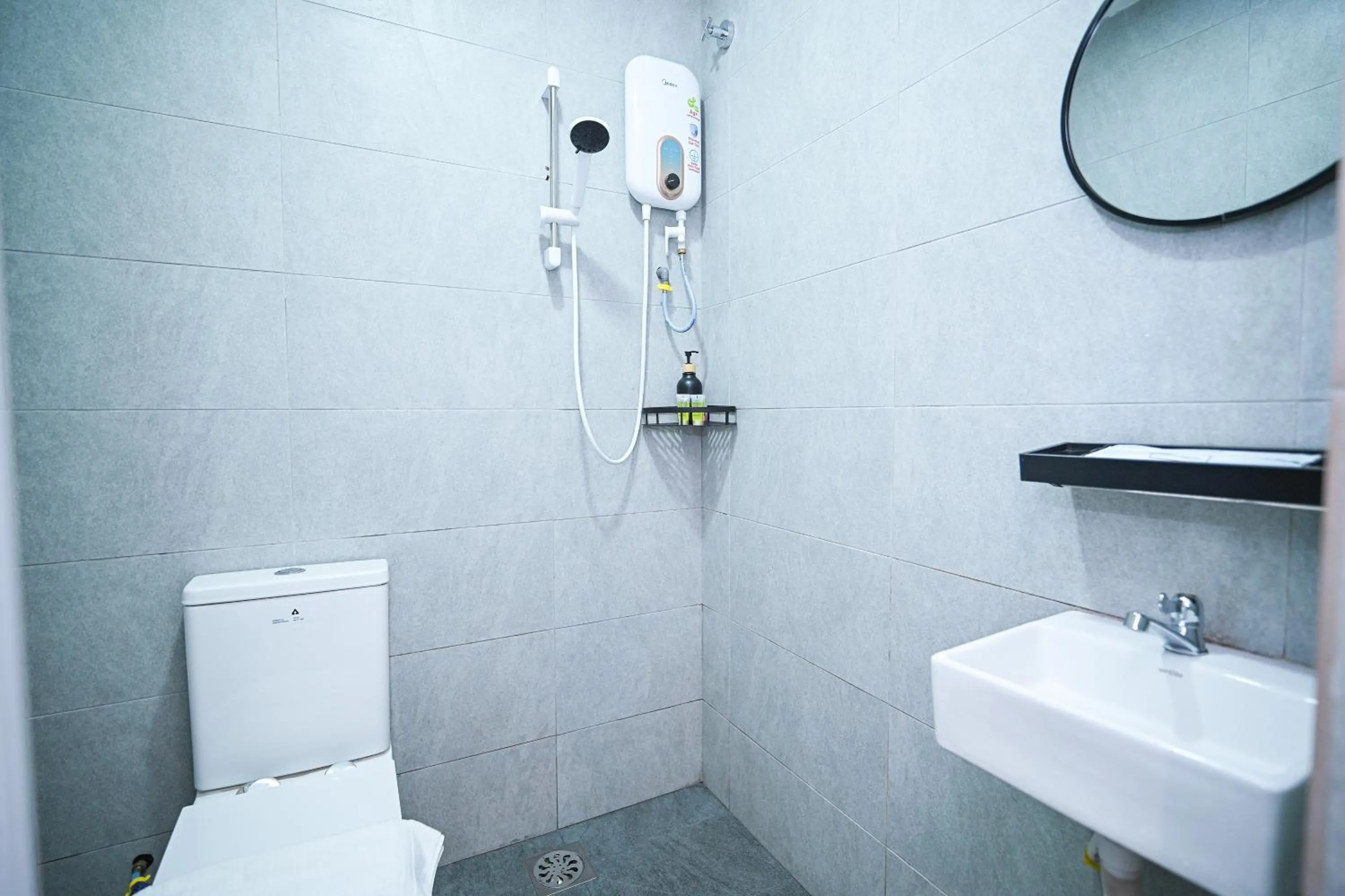 Shower in Swing & Pillows - Putrajaya Selangor