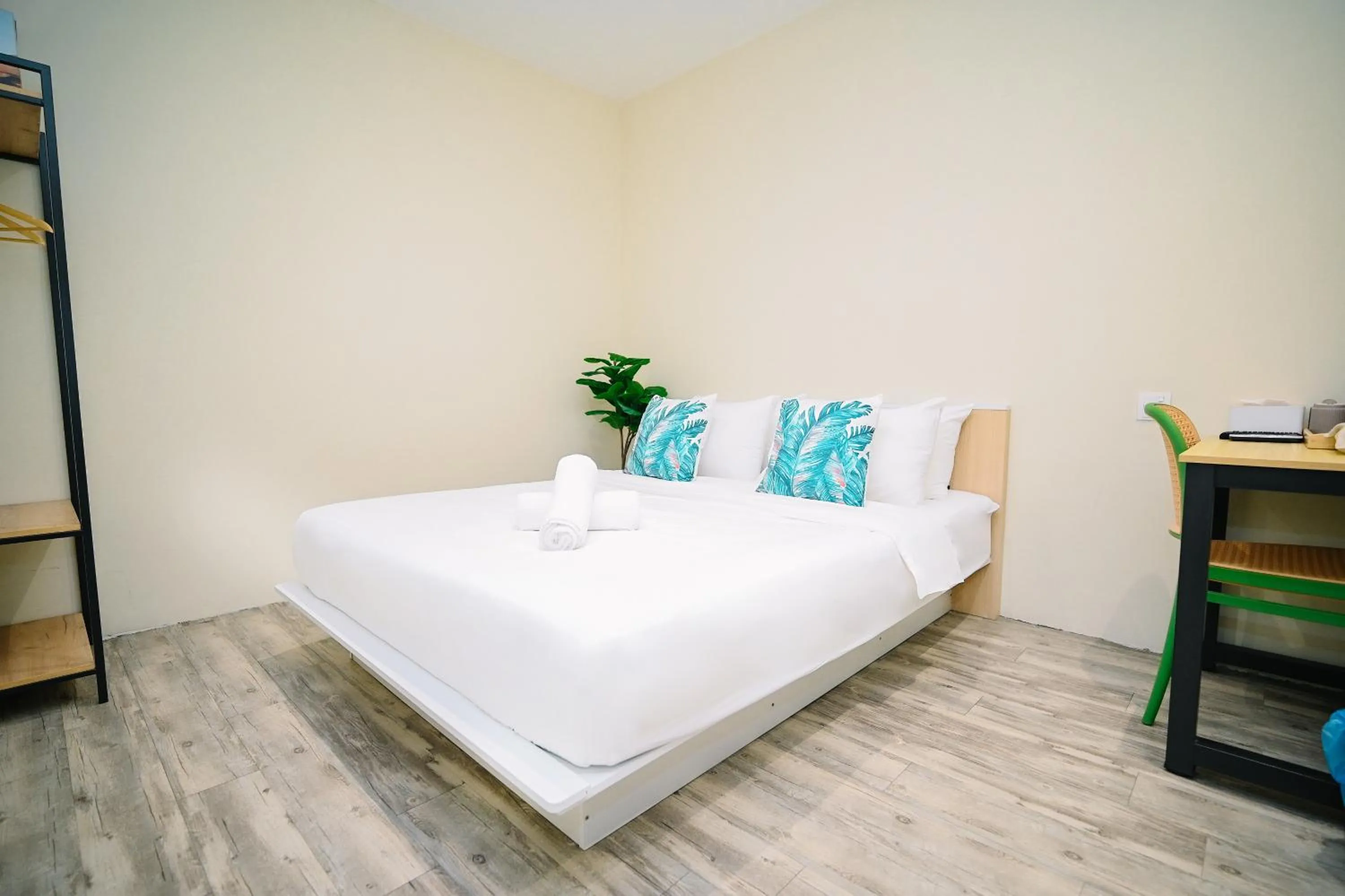 Bed in Swing & Pillows - Putrajaya Selangor