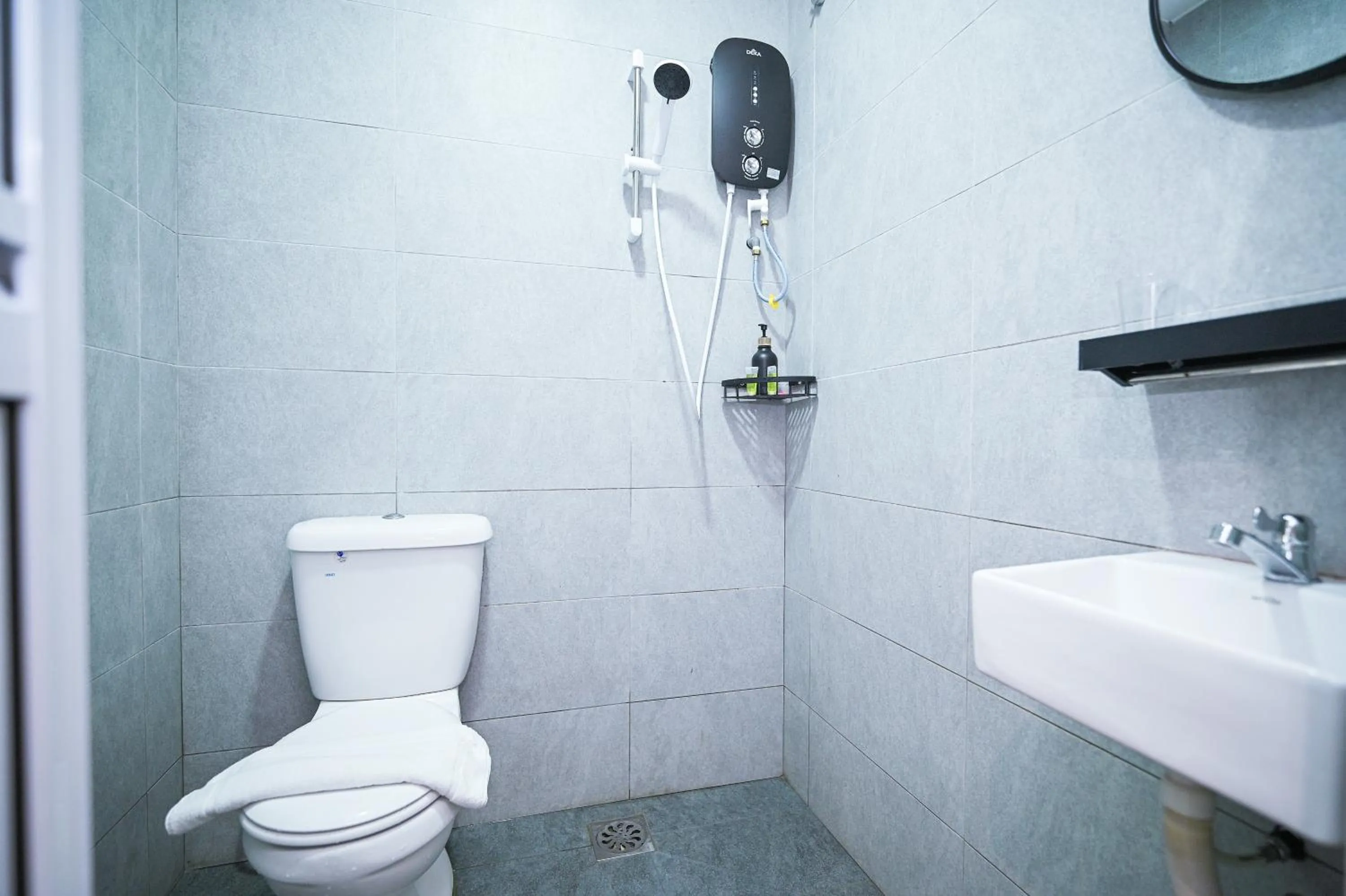 Shower in Swing & Pillows - Putrajaya Selangor