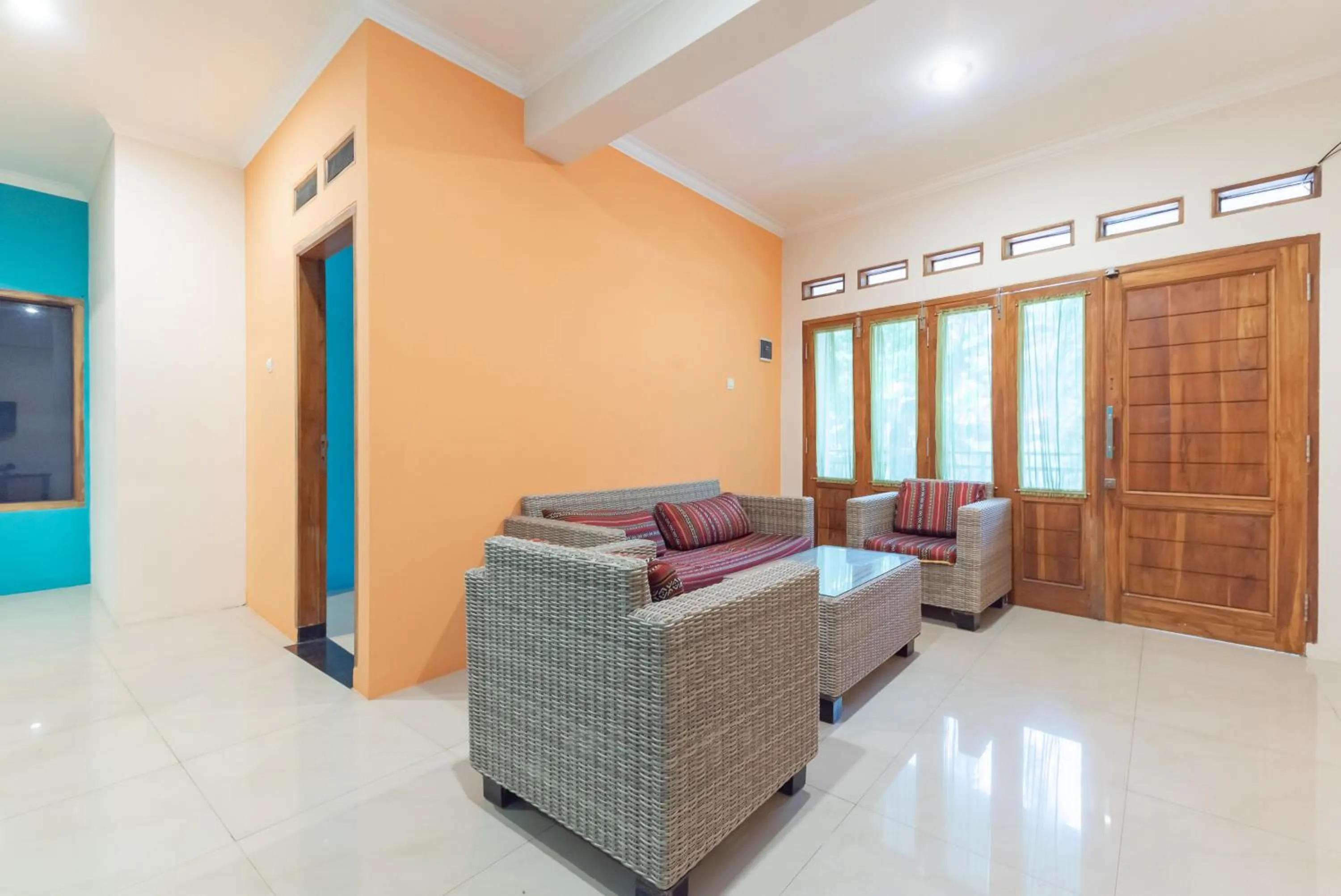 Seating area in Sans Stay Skyland Pasteur Bandung