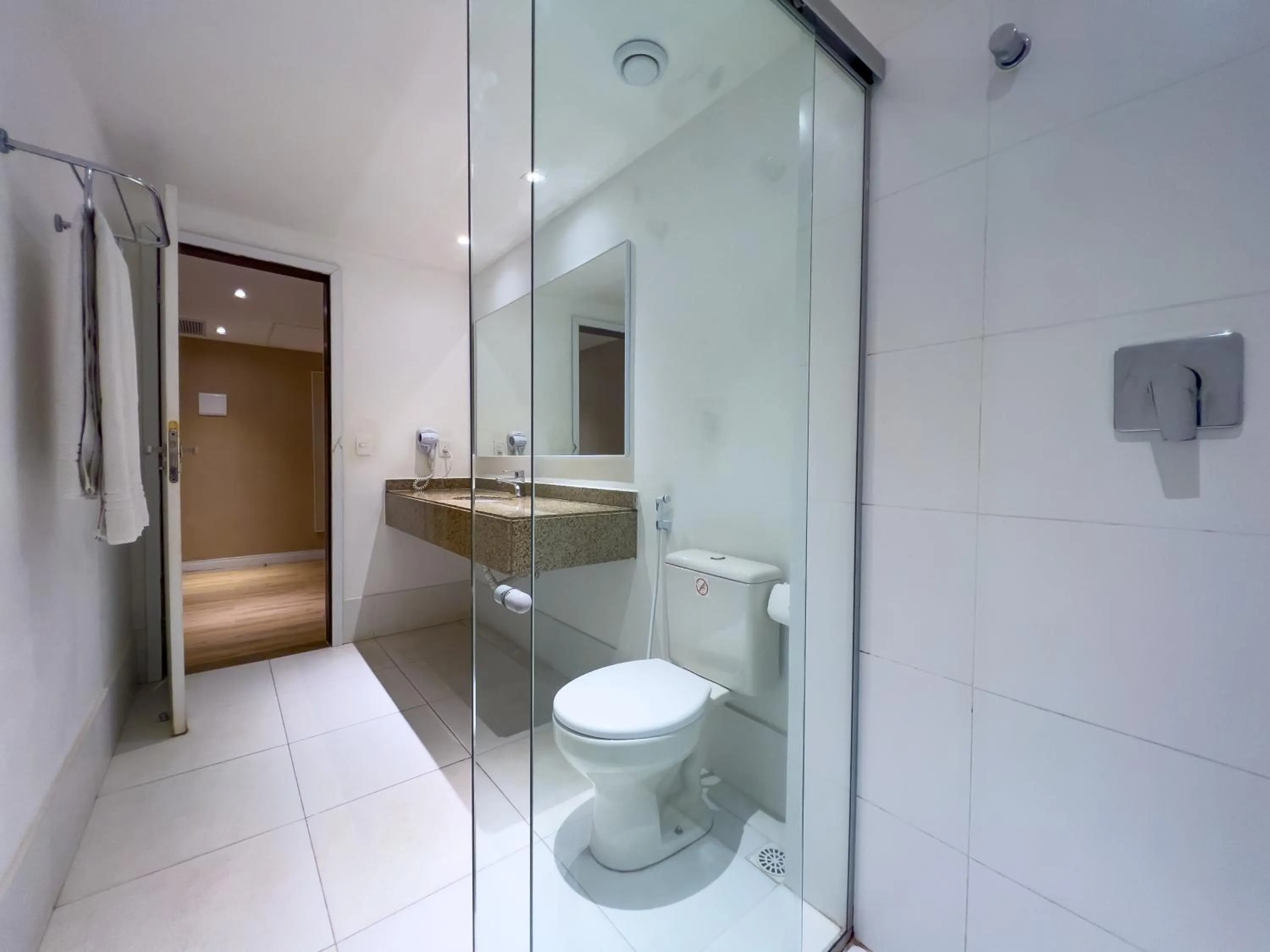 Toilet in Praiamar Natal Hotel & Convention