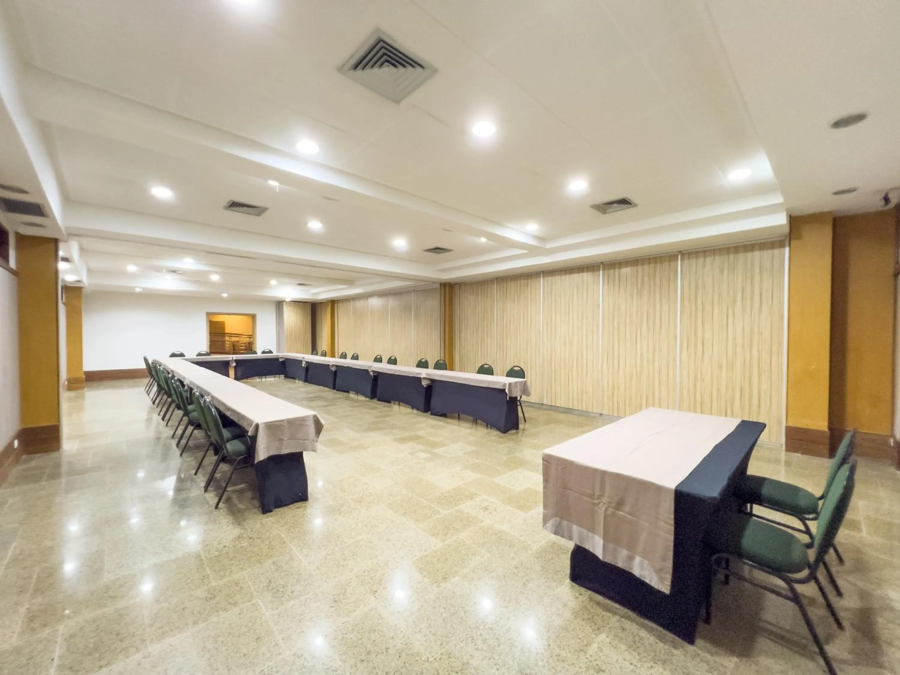 Meeting/conference room in Praiamar Natal Hotel & Convention