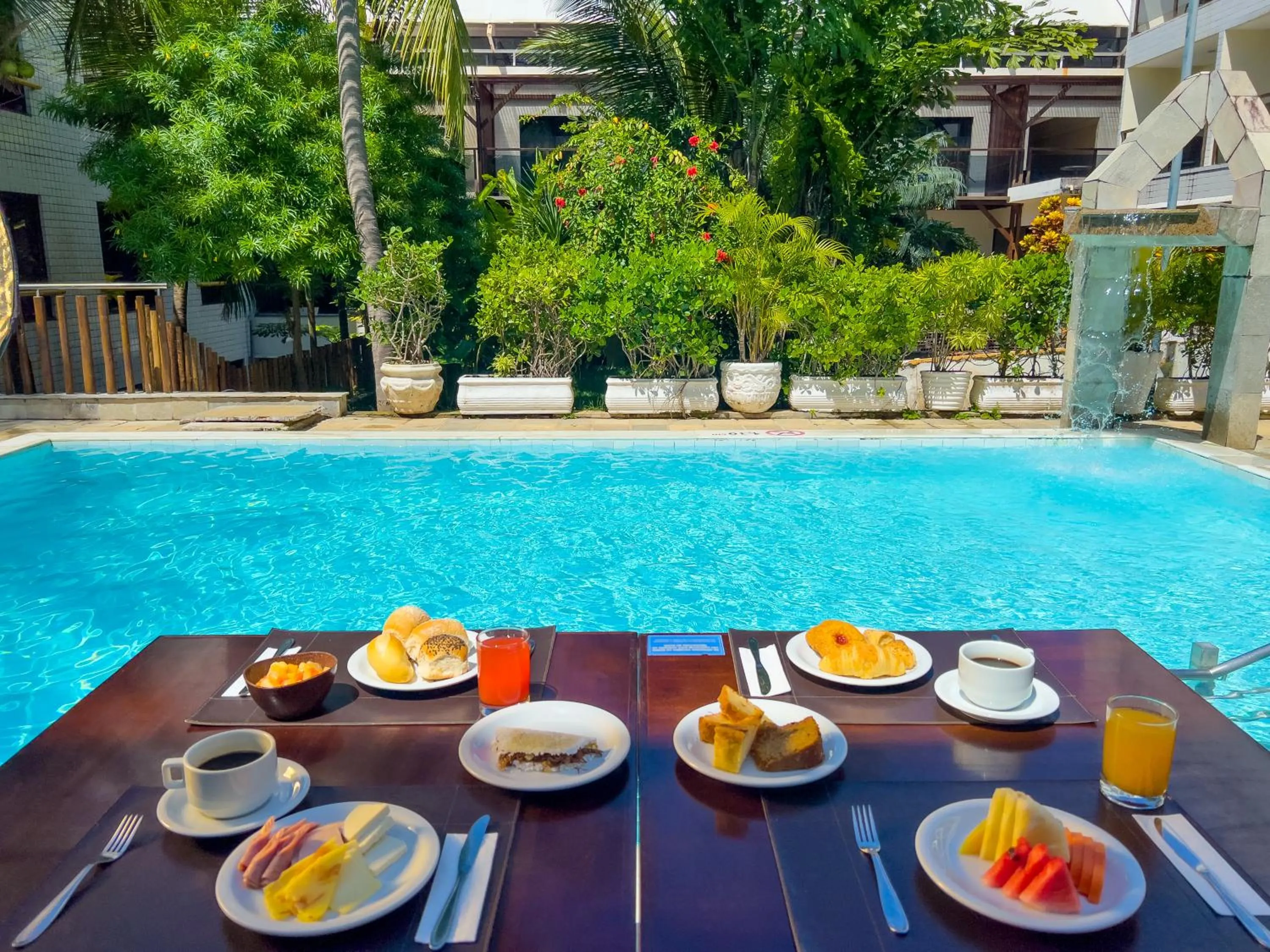 Swimming pool in Praiamar Natal Hotel & Convention