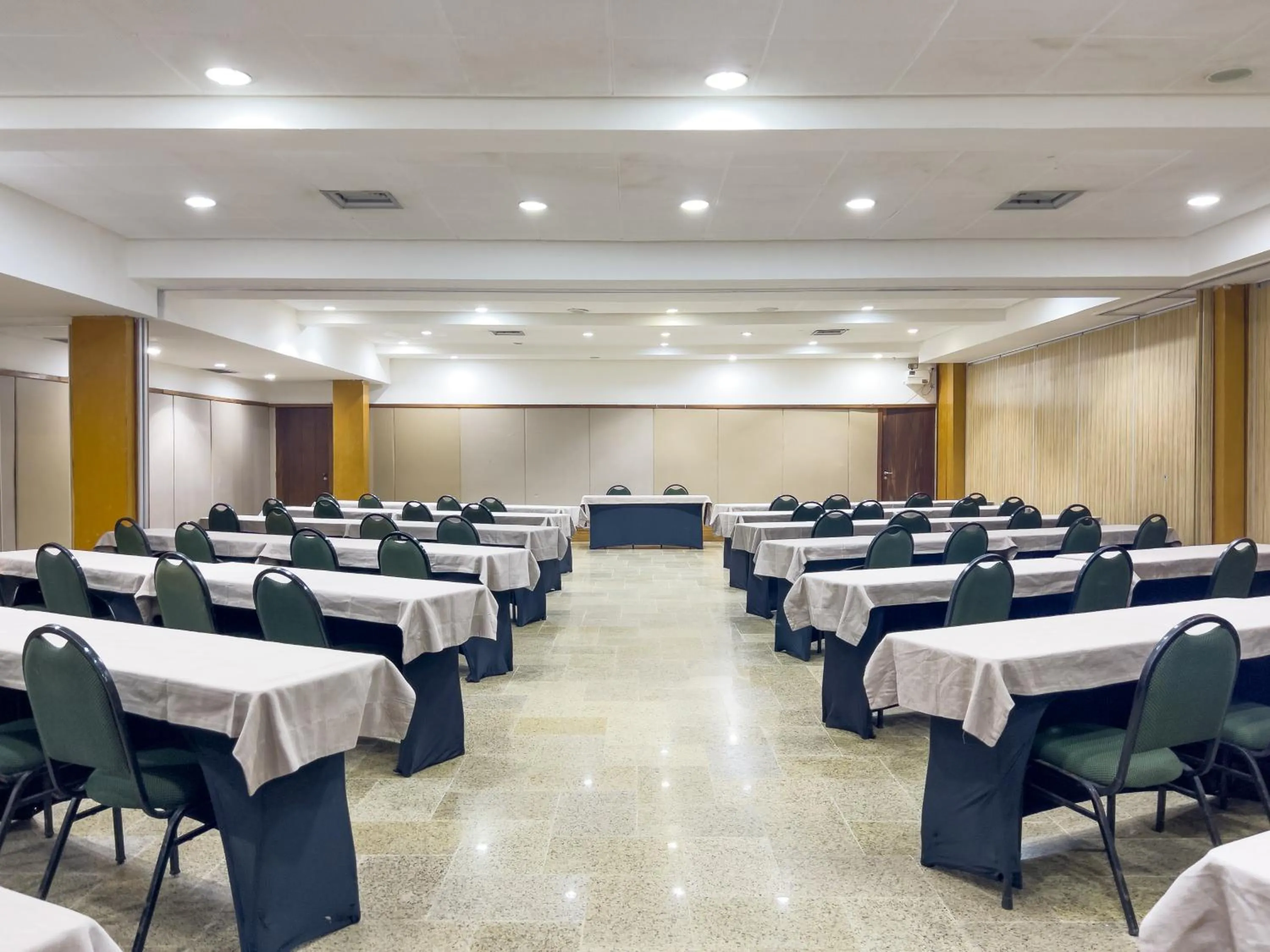 Meeting/conference room in Praiamar Natal Hotel & Convention
