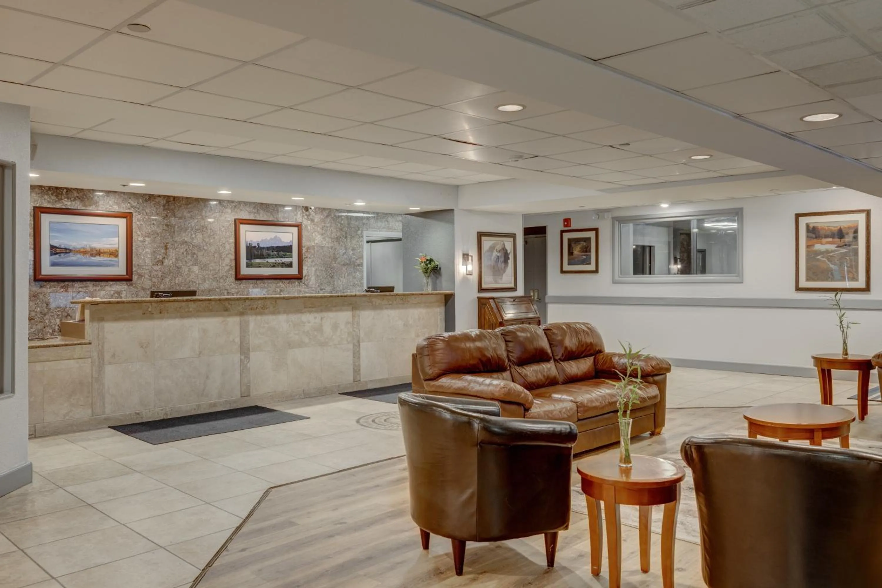 Lobby or reception in Riverside Hotel