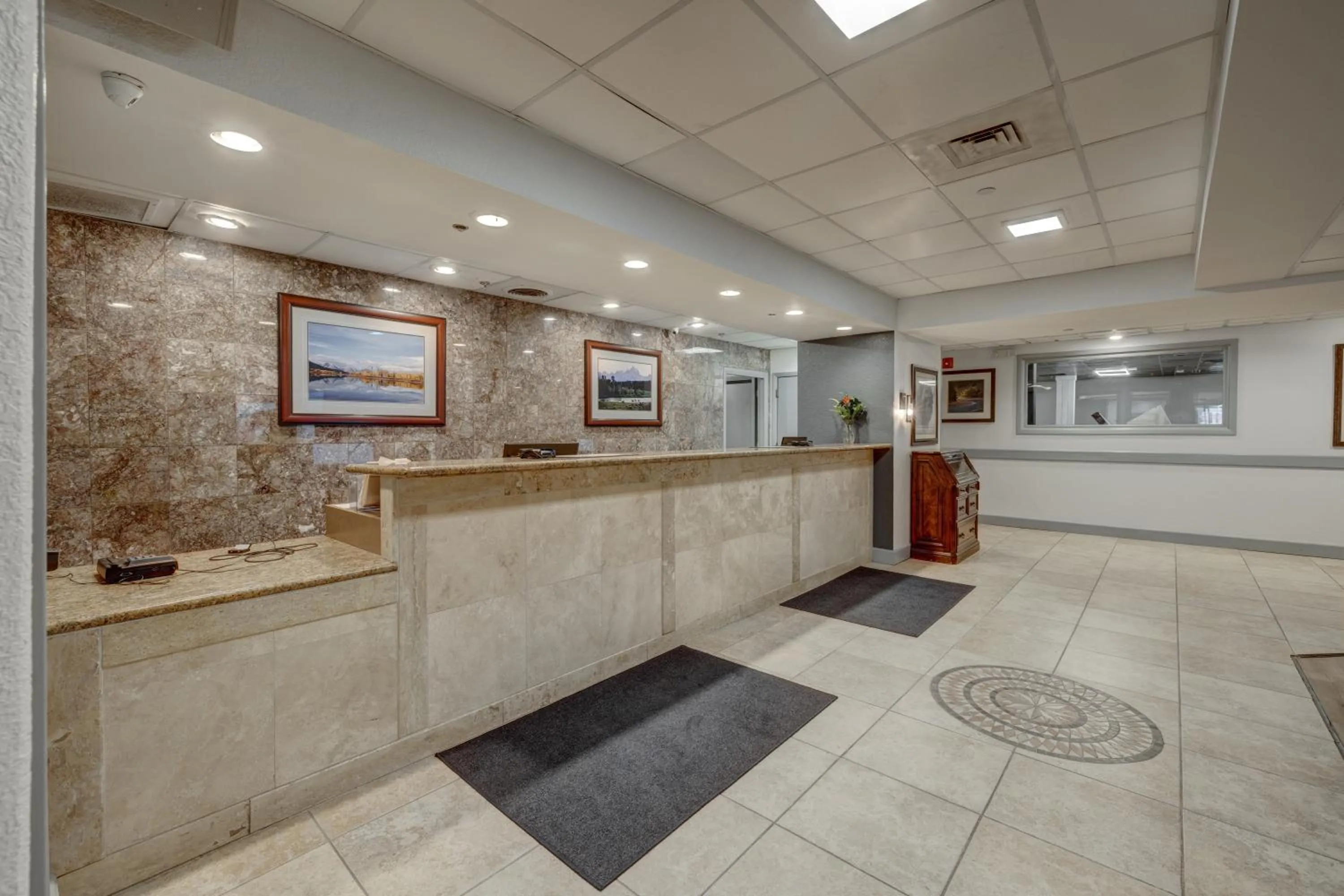 Lobby or reception in Riverside Hotel