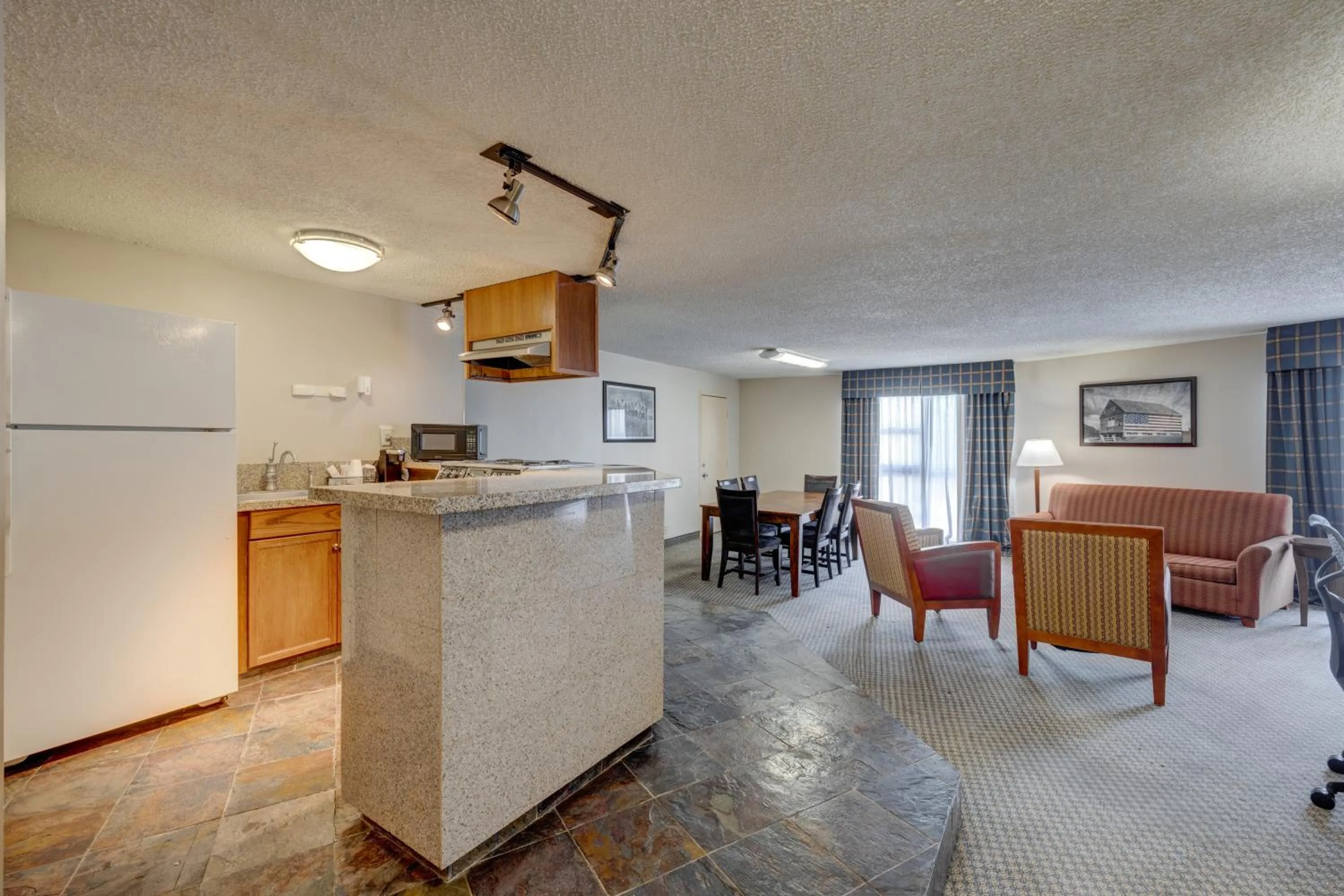 Kitchen or kitchenette in Riverside Hotel