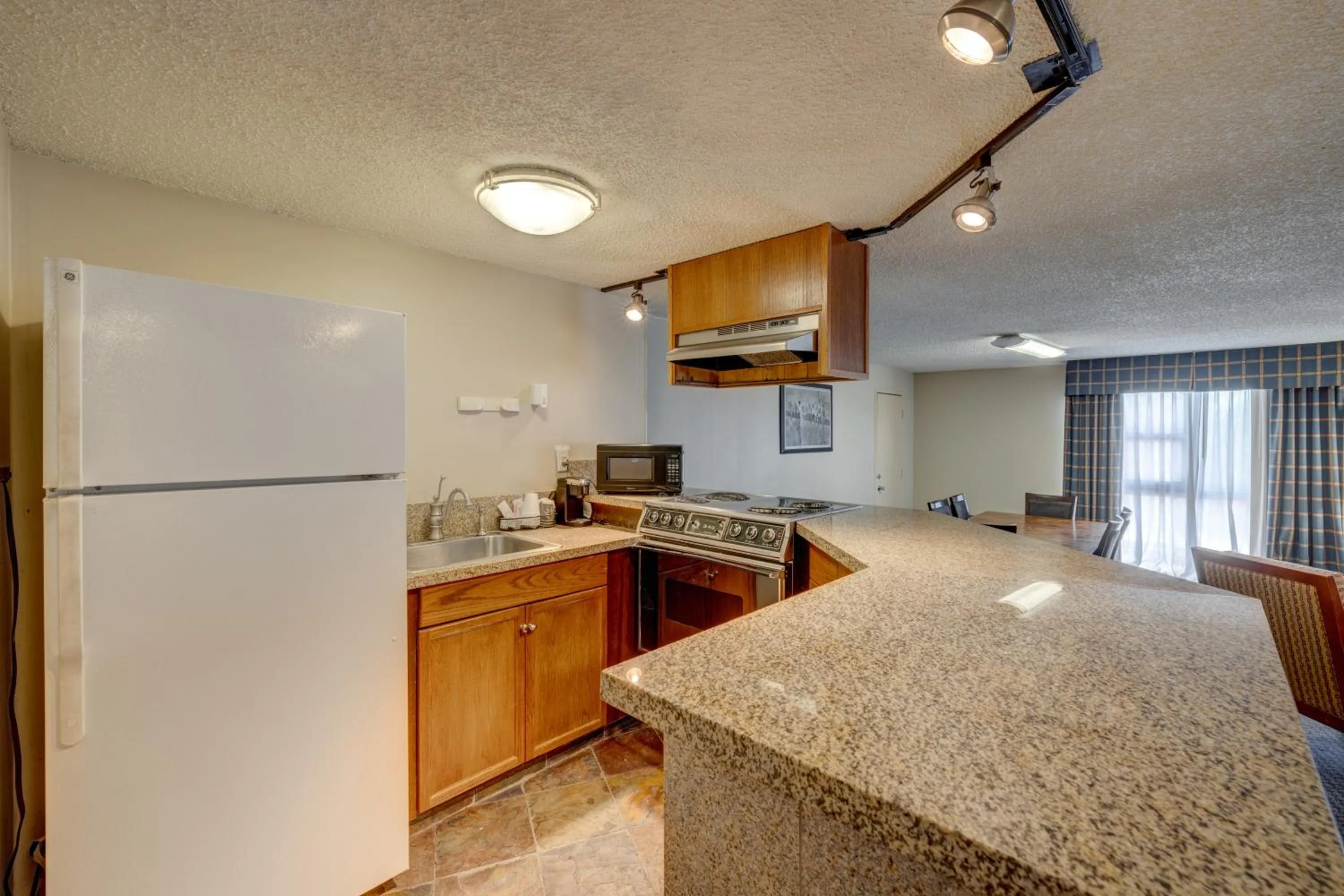 Kitchen or kitchenette in Riverside Hotel