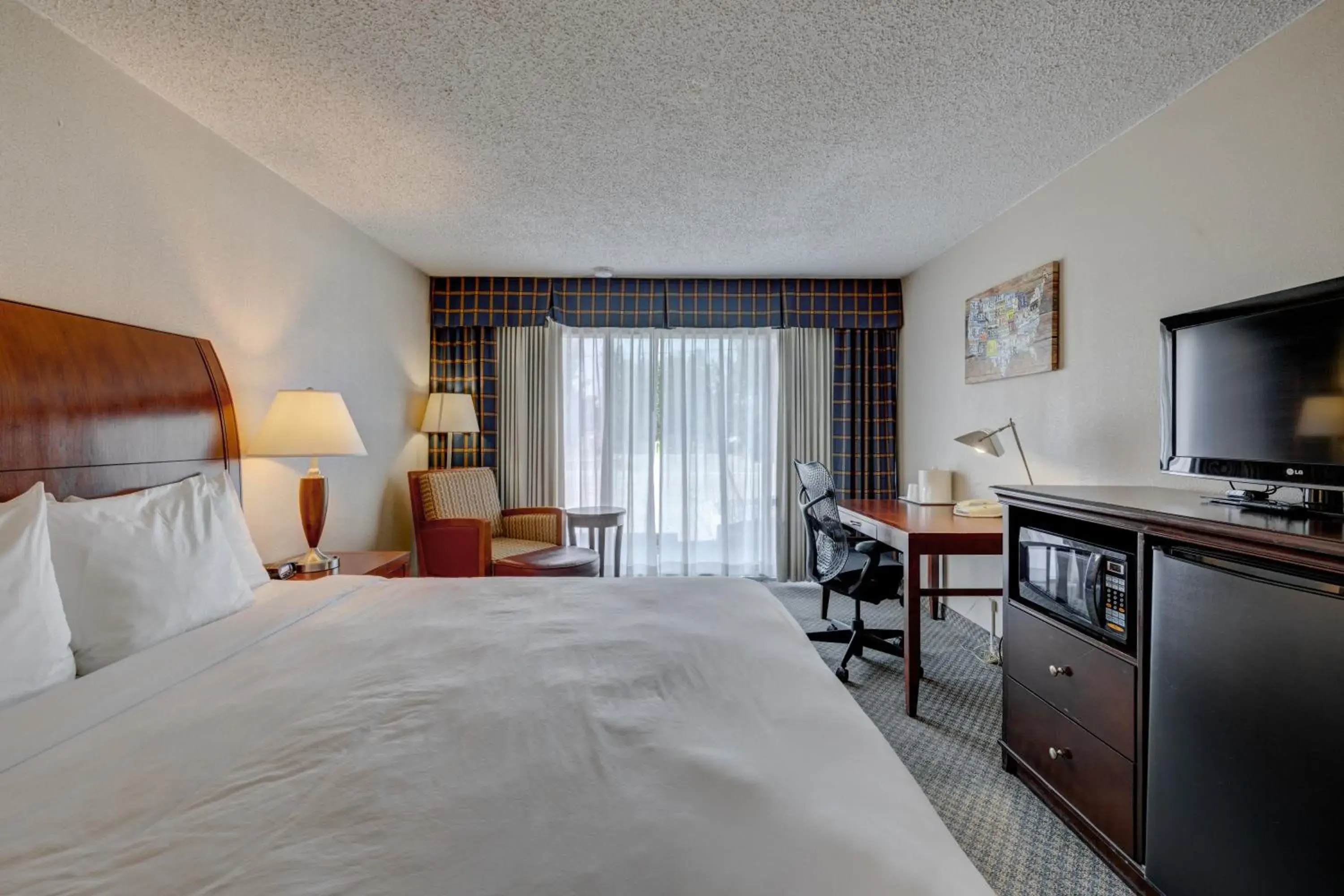 King Suite in Riverside Hotel King Suite in Riverside Hotel