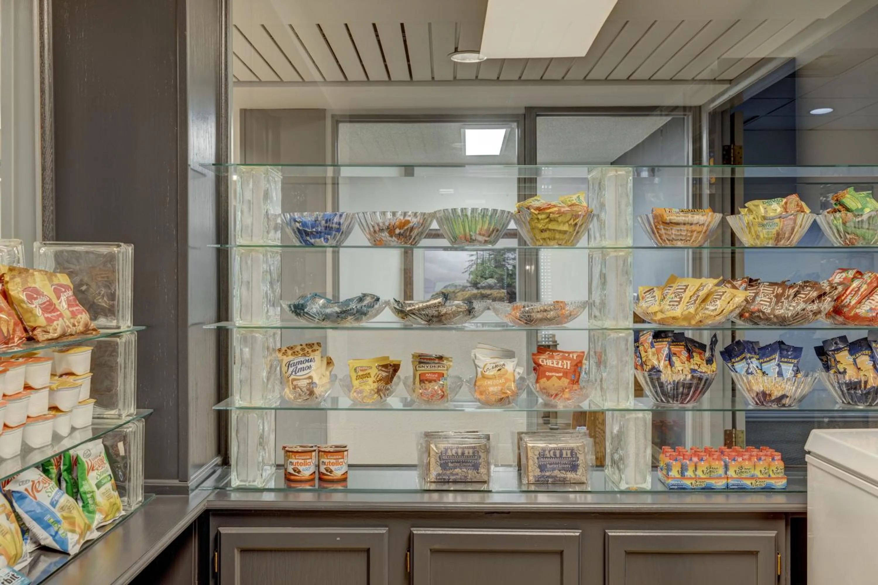 Shopping Area in Riverside Hotel