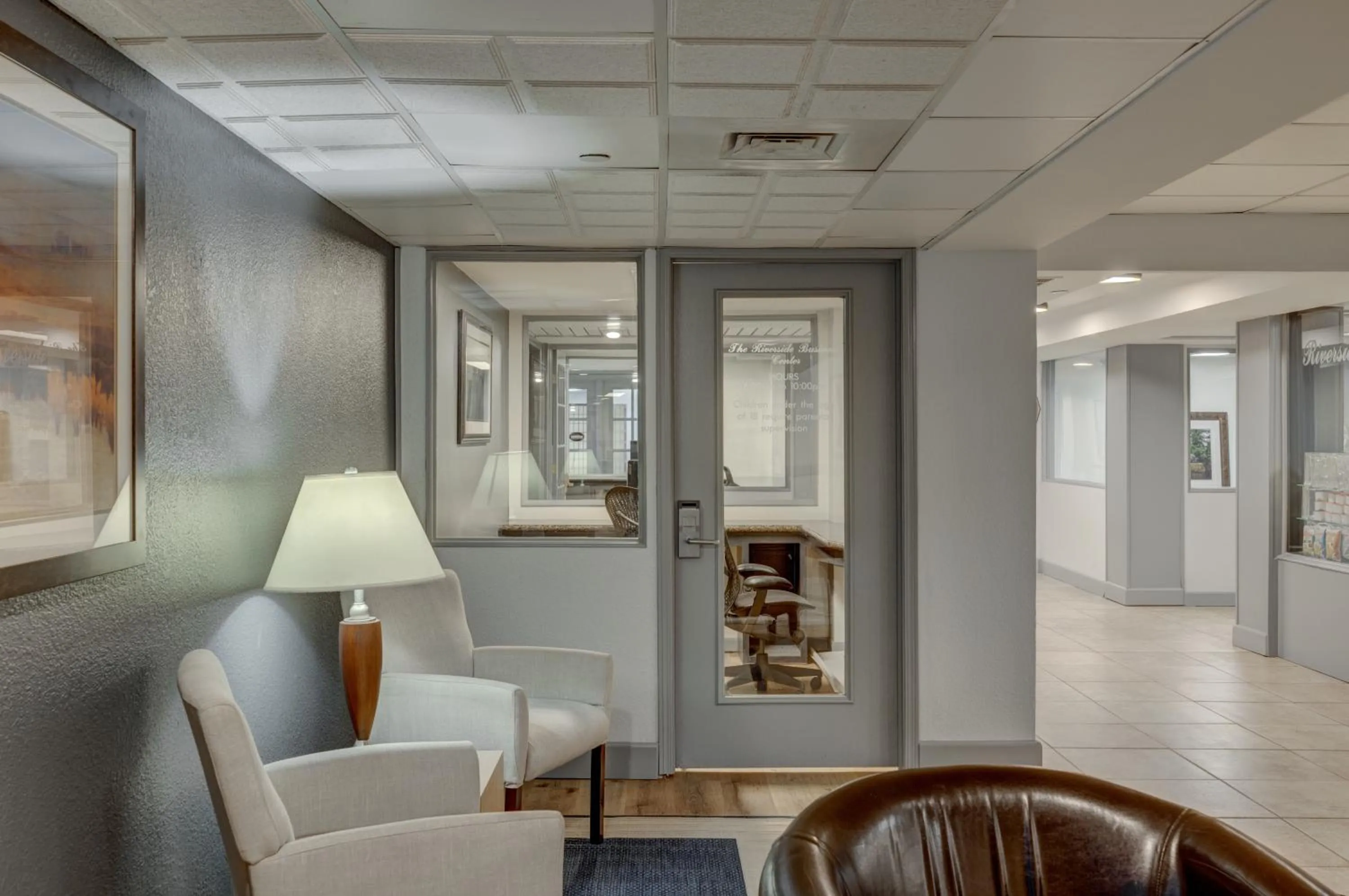 Business facilities in Riverside Hotel