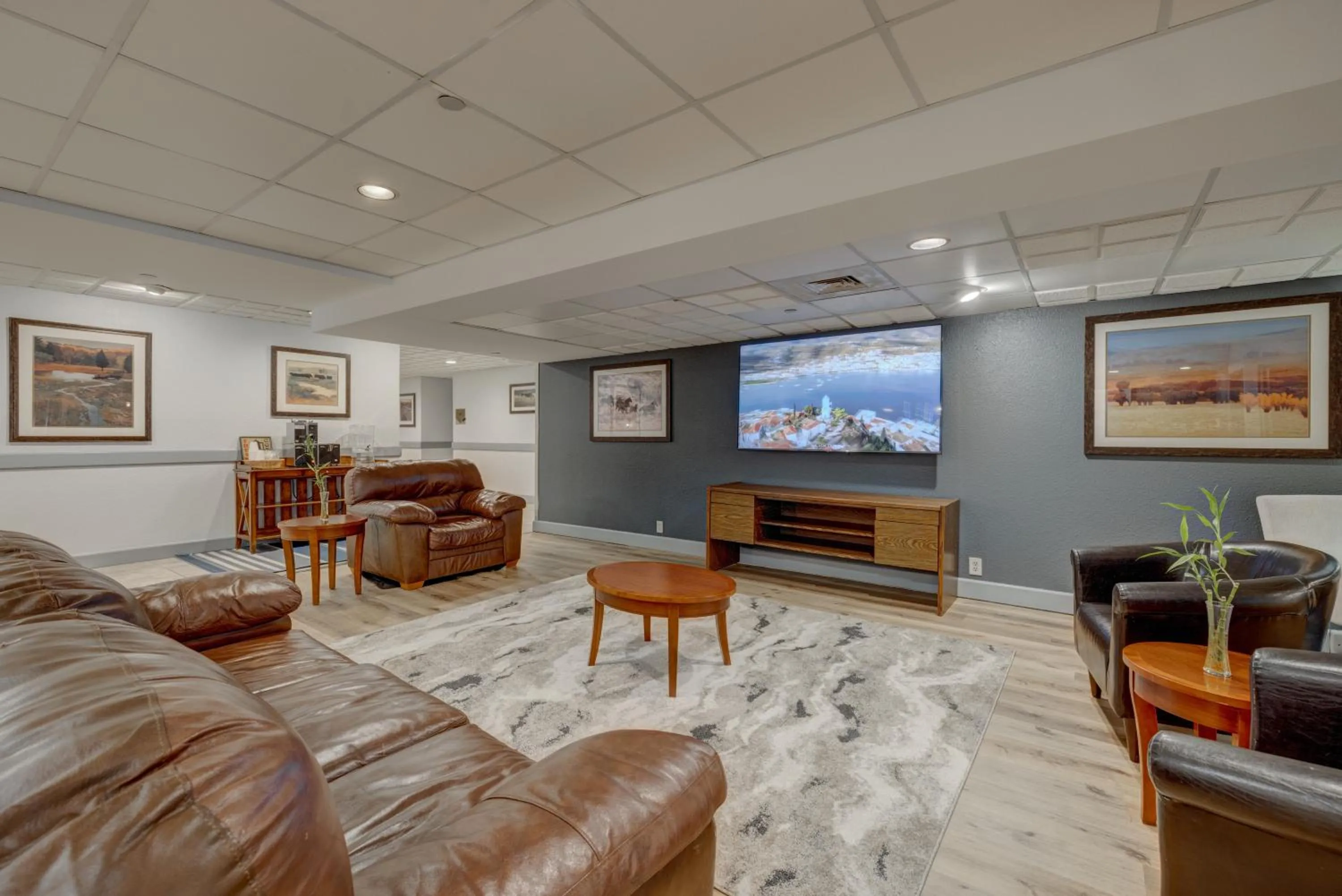 Lobby or reception in Riverside Hotel