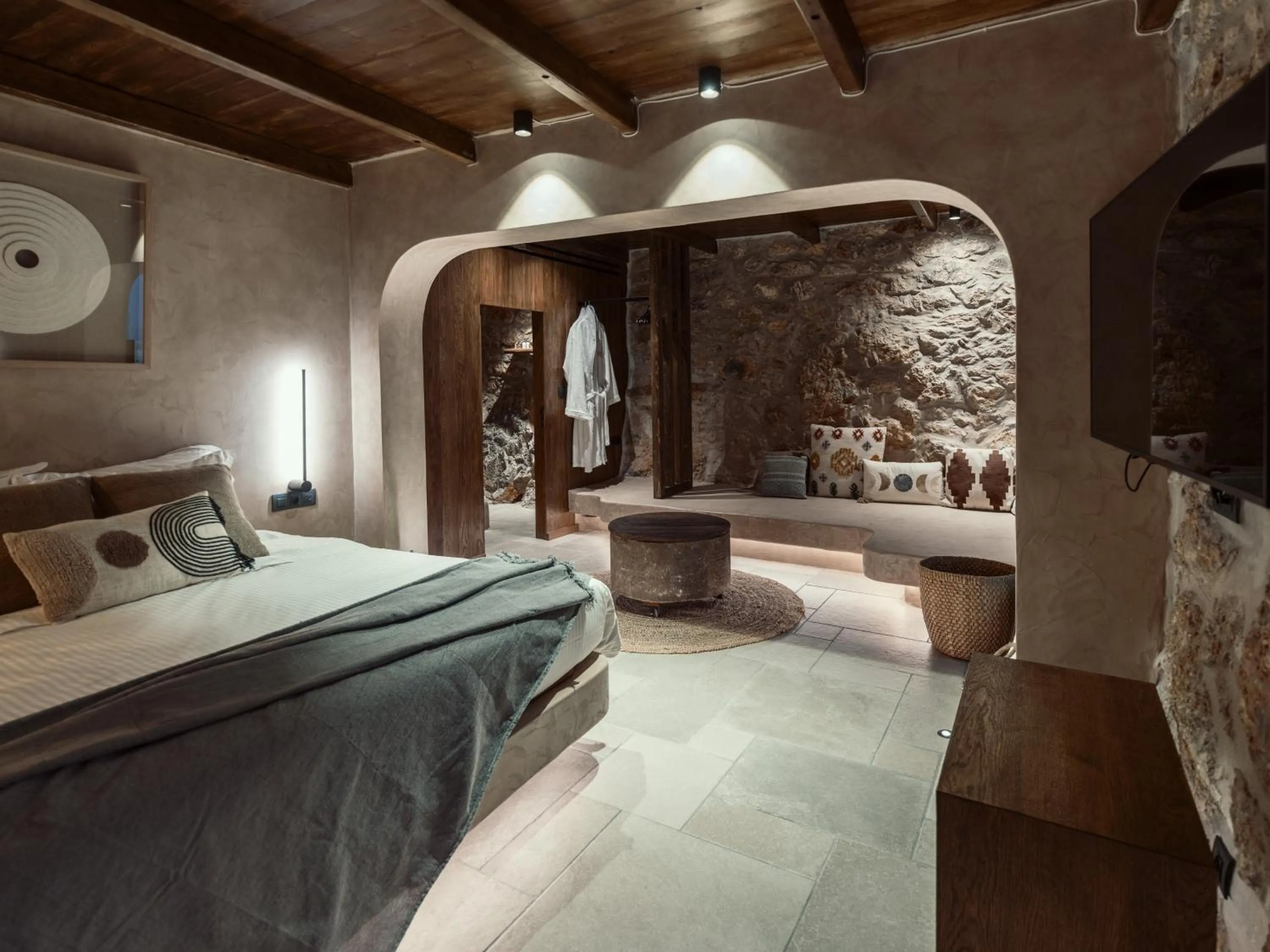 Photo of the whole room, Bed in KaSeas Boutique Hotel