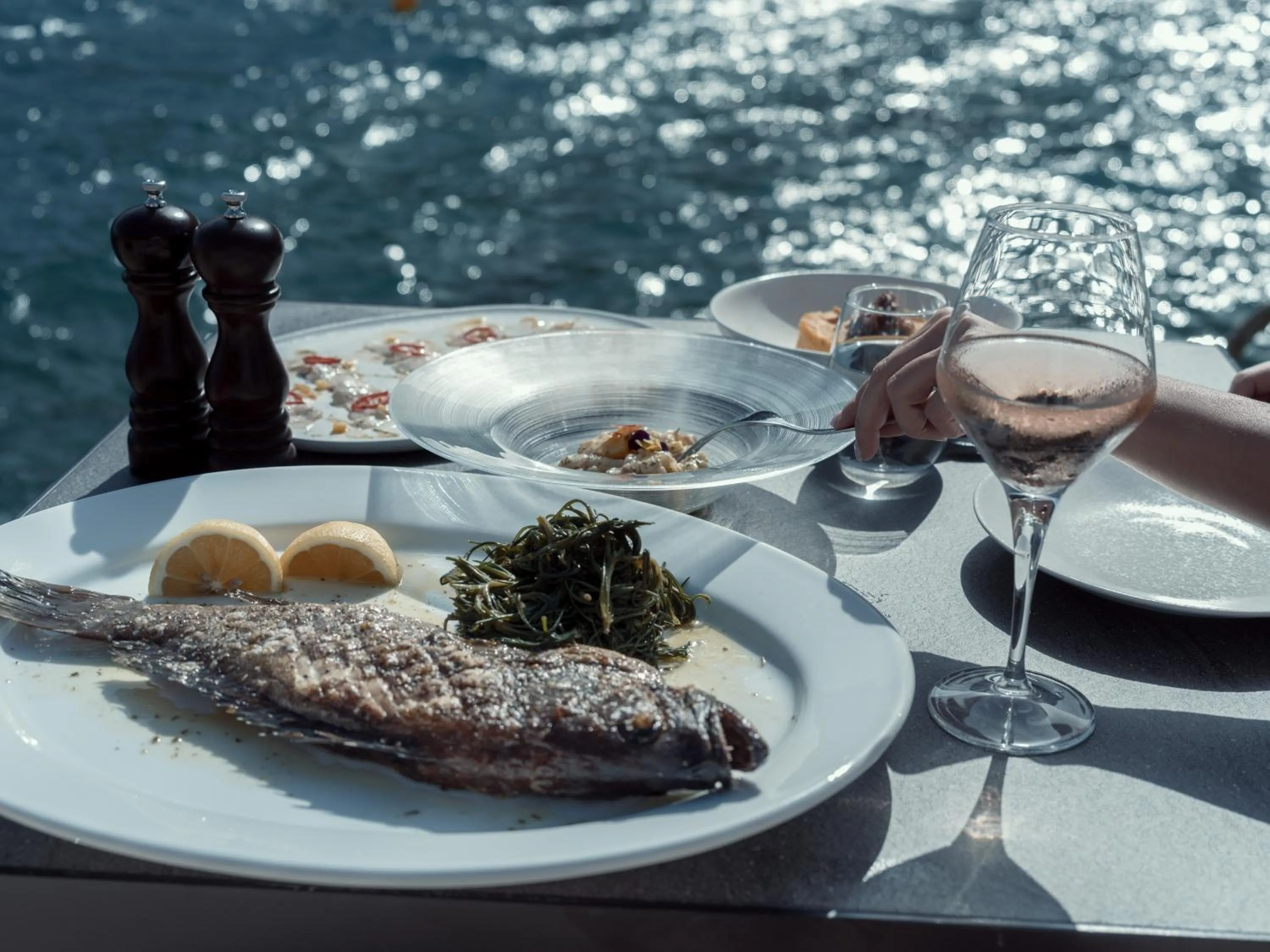 Restaurant/places to eat in KaSeas Boutique Hotel